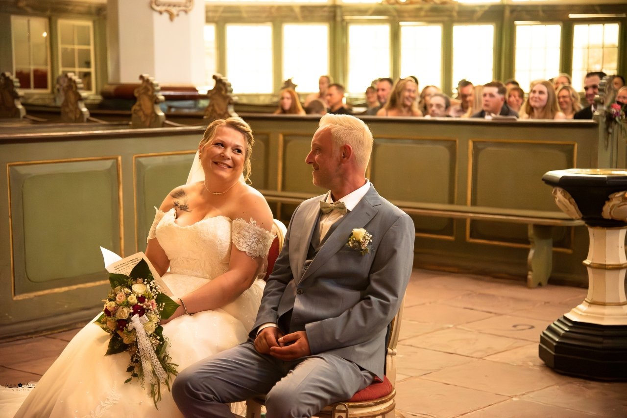 Hochzeitsfotograf Wedel, Fotograf an der Elbe, Pinneberg Kirche Hochzeit.jpg