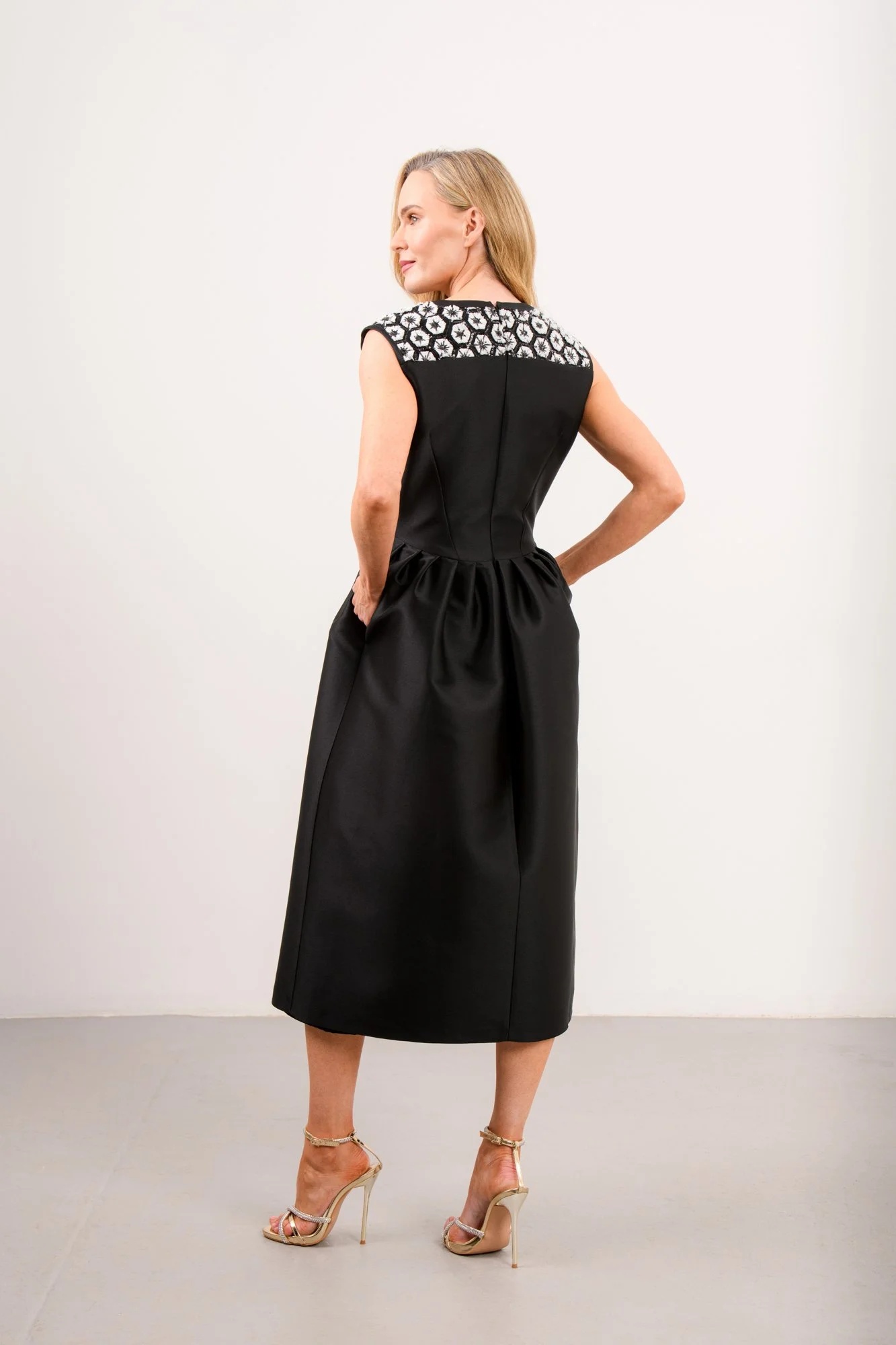 Jenny €419 (8).jpg