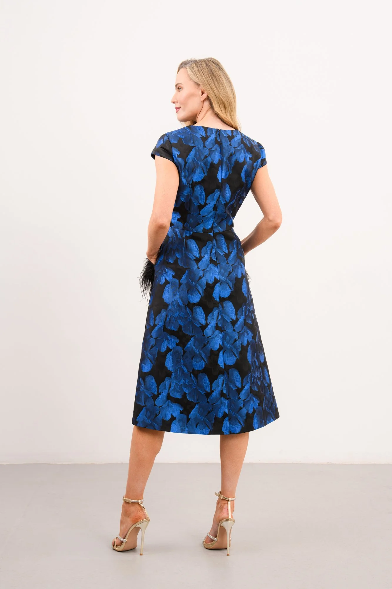 Diana €378 (3).jpg