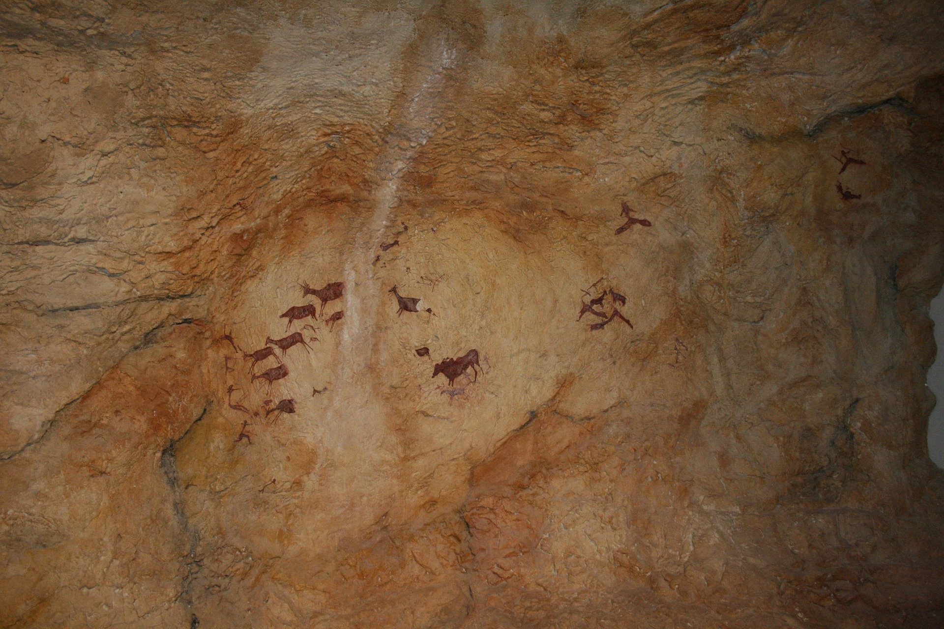 cave-1024963_1920.jpg