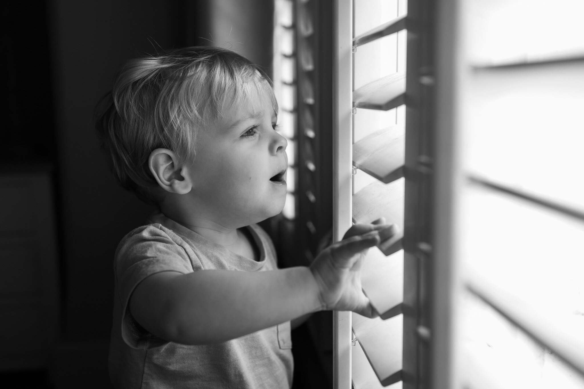 Anyone else obsessed with shutters? Love the light and feeling of curiosity you get from these photos when you ask small kids to look out and tell you what they can see 💕

#familyphotographer #familyphotography #londonfamilyphotographer #londonmums 