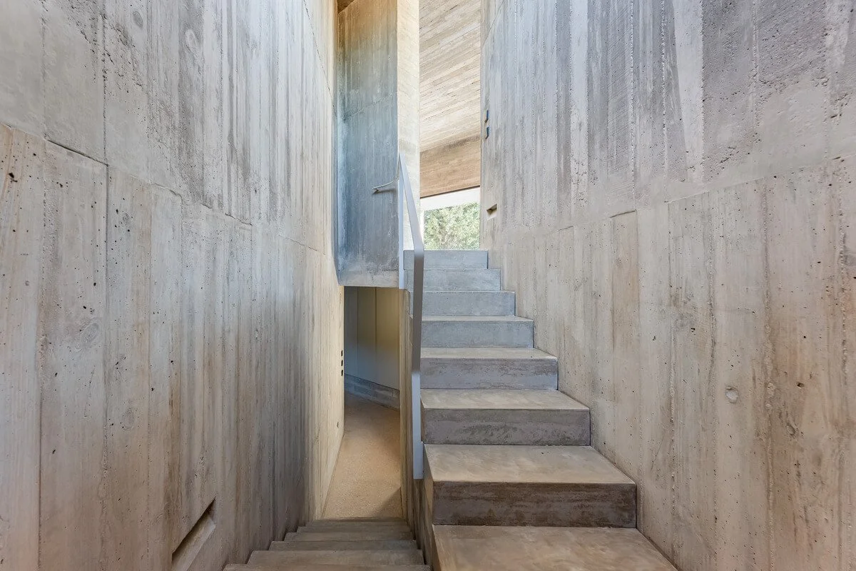 Casa-Kaan-Algarve-Brutalist-Villa-6.jpg