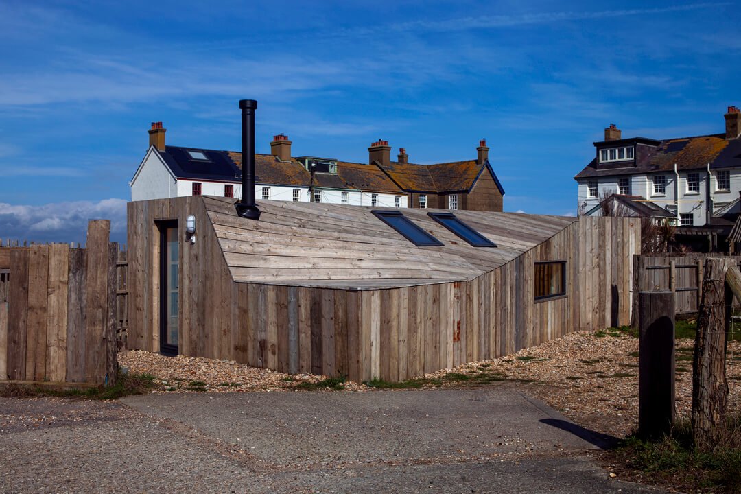 reclaimed-materials-garden-studio-east-sussex-1.jpg