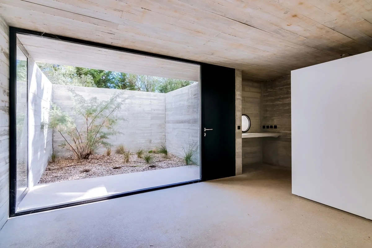 Casa-Kaan-Algarve-Brutalist-Villa-16.jpg