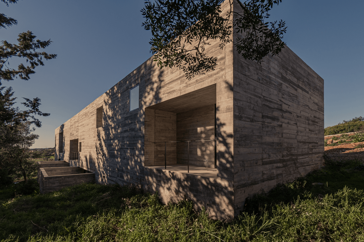 Casa-Kaan-Algarve-Brutalist-Villa-8.png