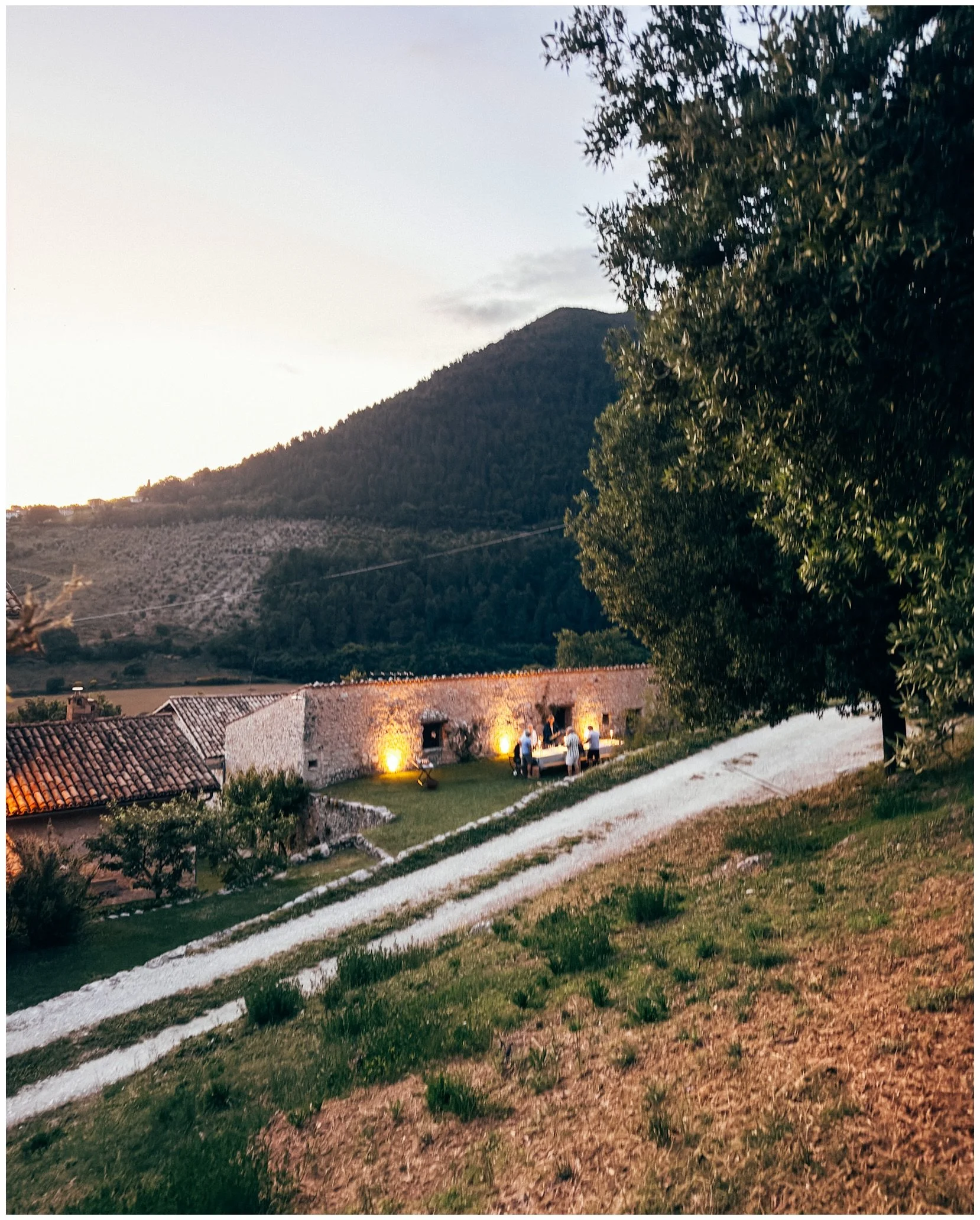 when you go to italy with your friends 🍷

#italy #italyphotography #italyphotos #travelitaly #spoleto