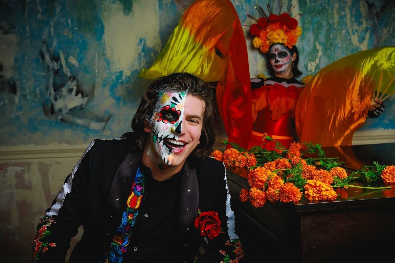 This year I celebrated 💀🌹 D&iacute;a de Los Muertos with 6 packed concerts in Chicago, joining forces with @polychromatico and the most talented cast imaginable to create an immersive story of Mexican culture, history, and family. 

Thanks to the C