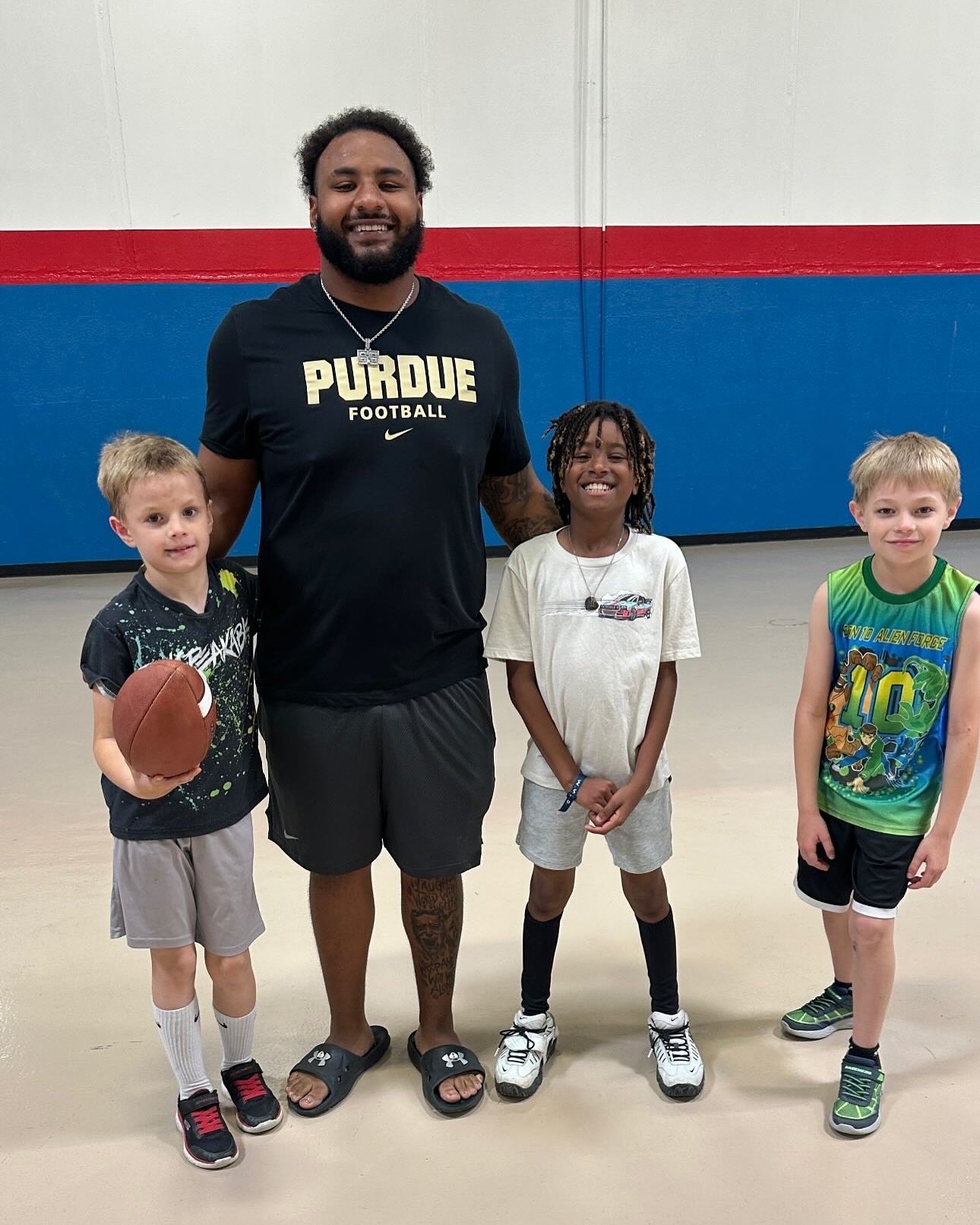 When they’re not taking summer courses, working out, at practice, or at the pool, you can find our @boilerfootball guys at the Lyn Treece Boys & Girls Club spending time with the kids! #PurdueFootball #BoysandGirlsClub #BoilermakerAlliance