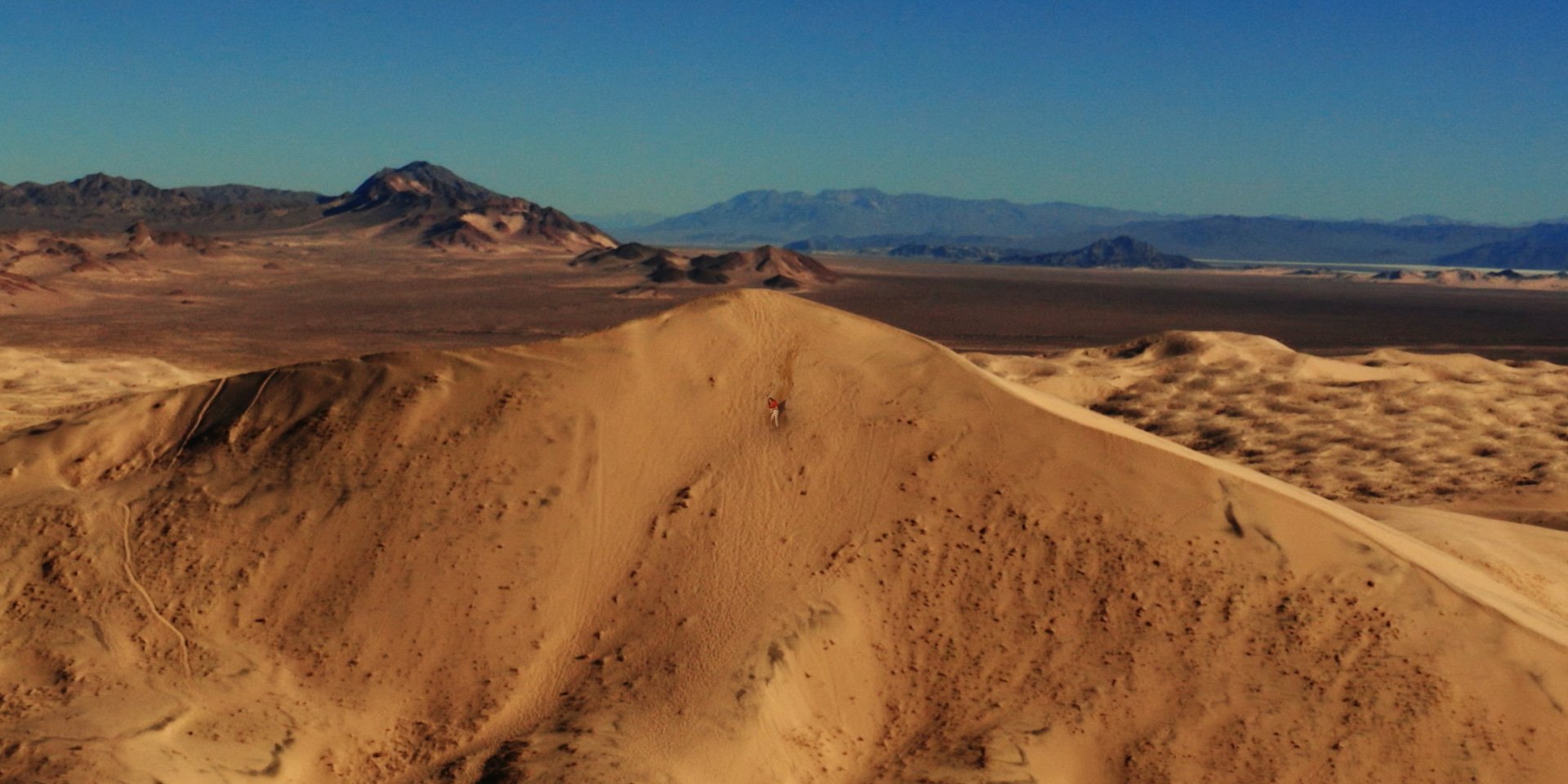 LeCouleur-Desert_DivisionCouleur_Still_1.1.35.jpeg