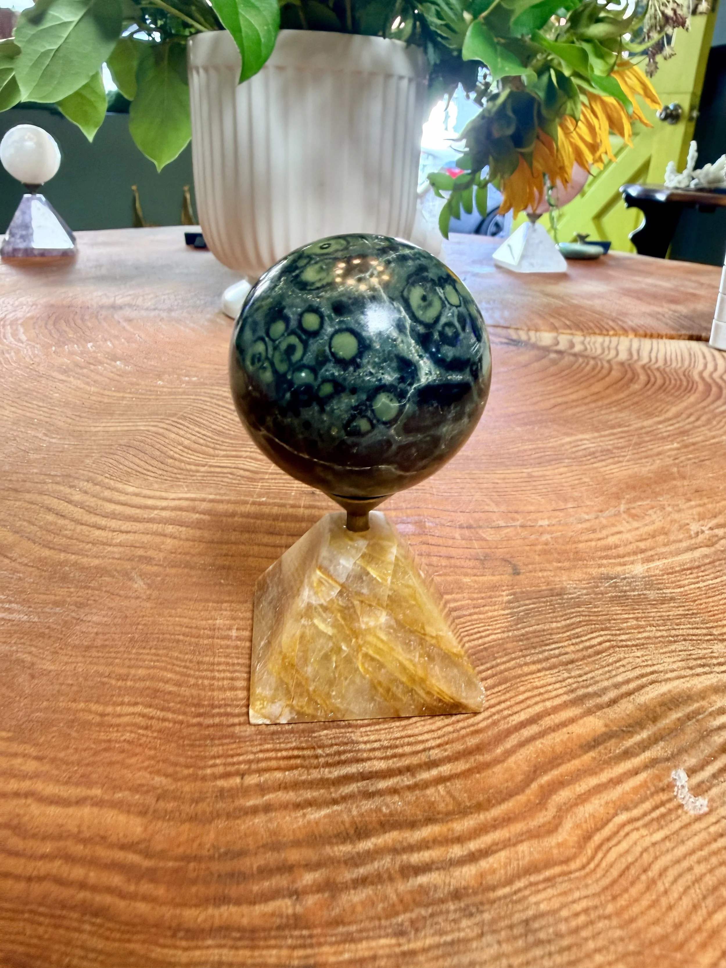 Golden Healer Sphere Stand