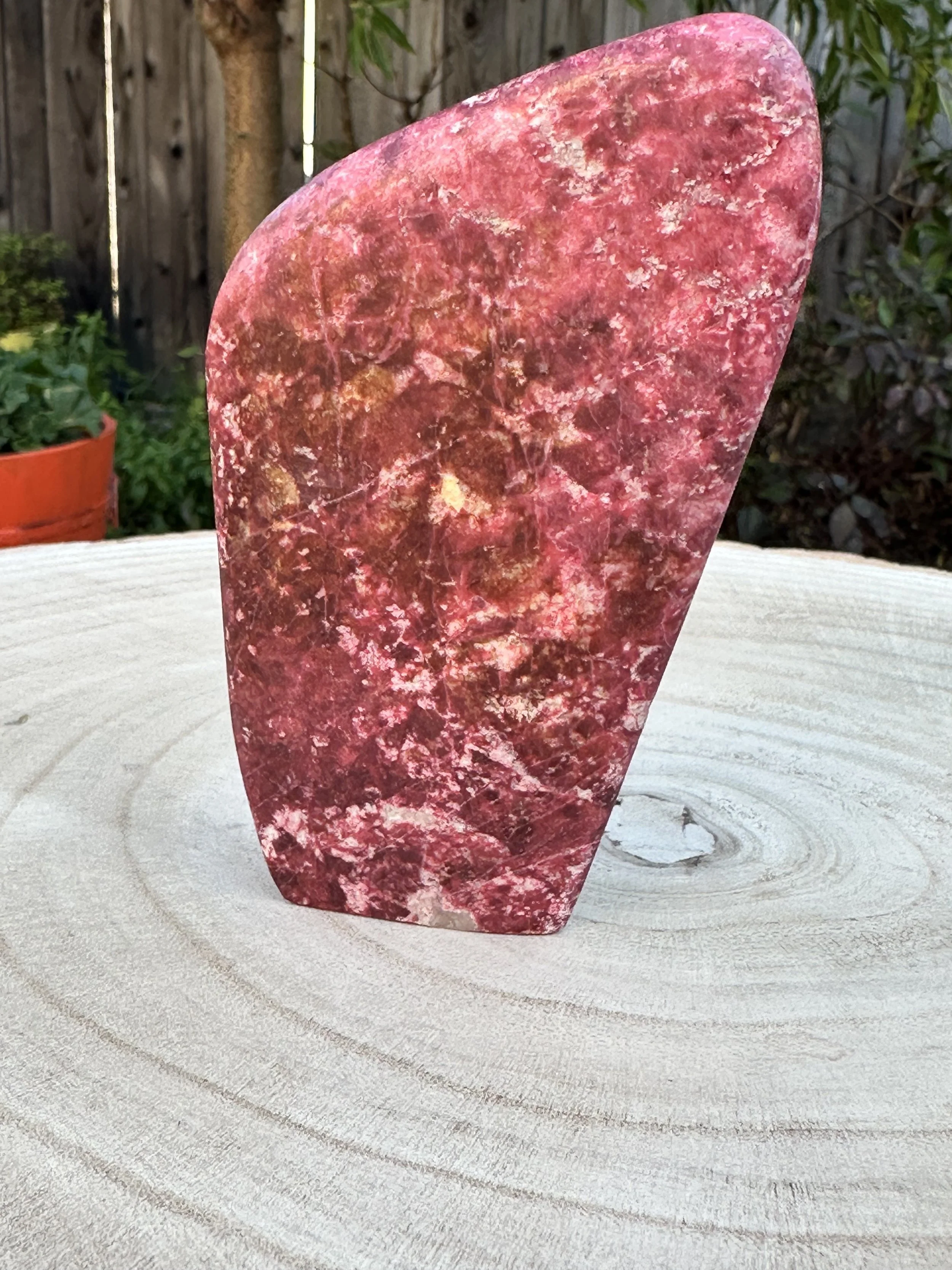 Material: Thulite
Thulite is a rare zoisite that's mainly found in Norway. A wonderful heart stone that encompasses a dynamic range of pinks.
