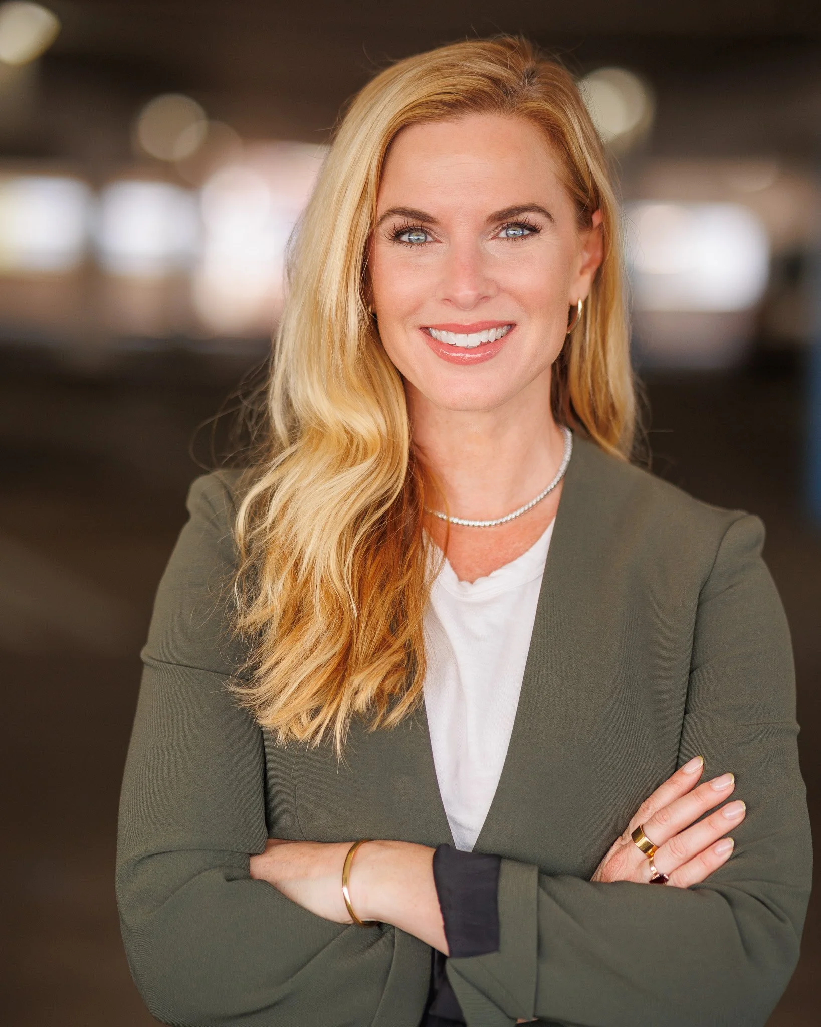 How to Look Your Best for a Corporate Headshot (Professional &amp; Executive Guide)