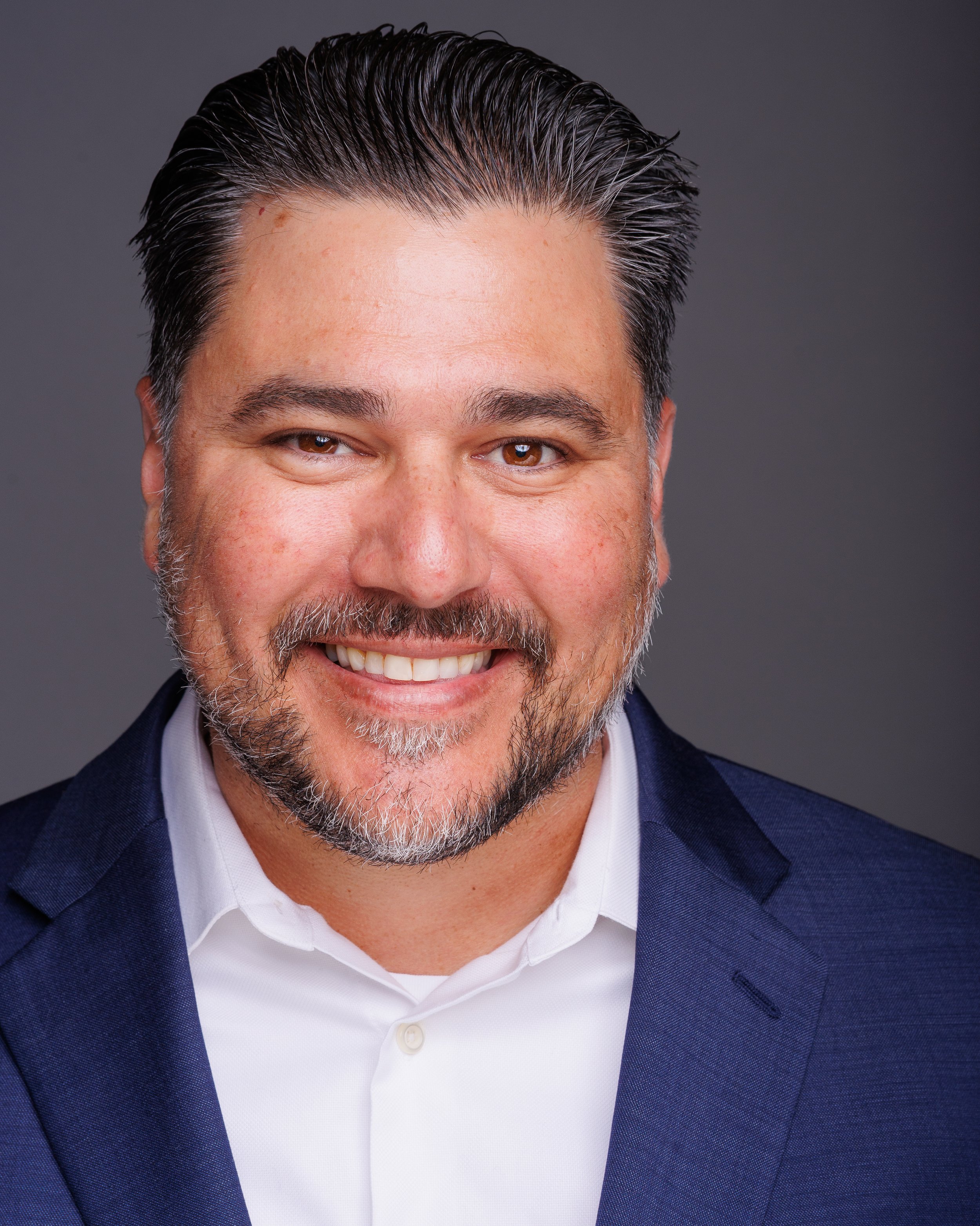 Choosing the Right Headshot Photographer for You