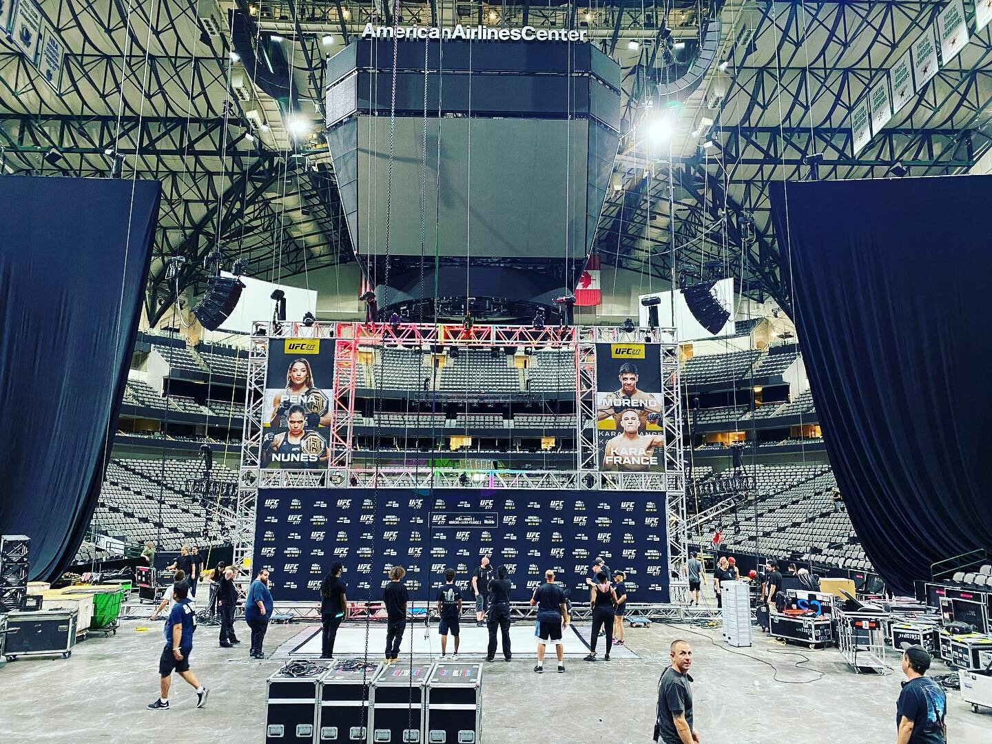 #UFC277 Press Conference at @aacenter in Dallas.  Looked awesome yesterday!!! #concominc @ufc 

#thetotalproductioncompany #concom_inc #productioncompany #production #broadcast  #remotebroadcast #jib #setup #rigging #video #crew #liveevents #lighting