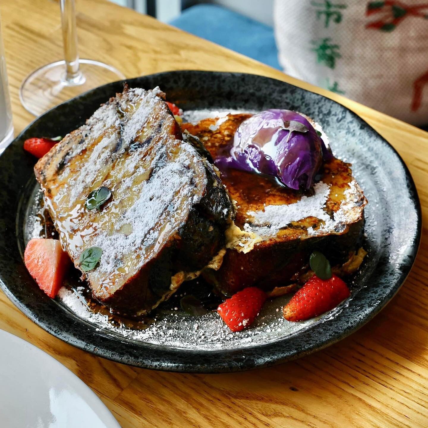 Get the weekend started early and come brunch with us we open at 11am 😍💜

📸 @s.a.foodie