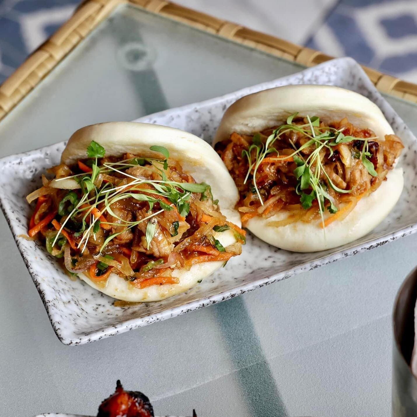 Look at the person next to you and ask them if they wanna get these buns tonight 😍

📸 @s.a.foodie