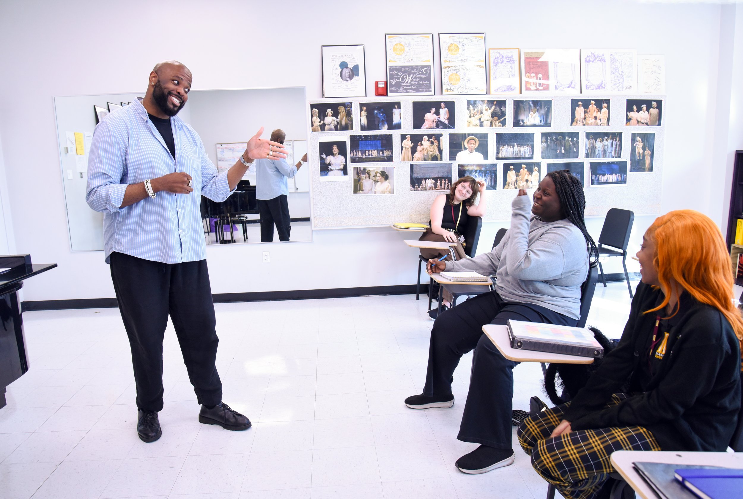 Joshua Stewart Vocal Music master class 11-6-24 (Elizabeth McMillan).jpg
