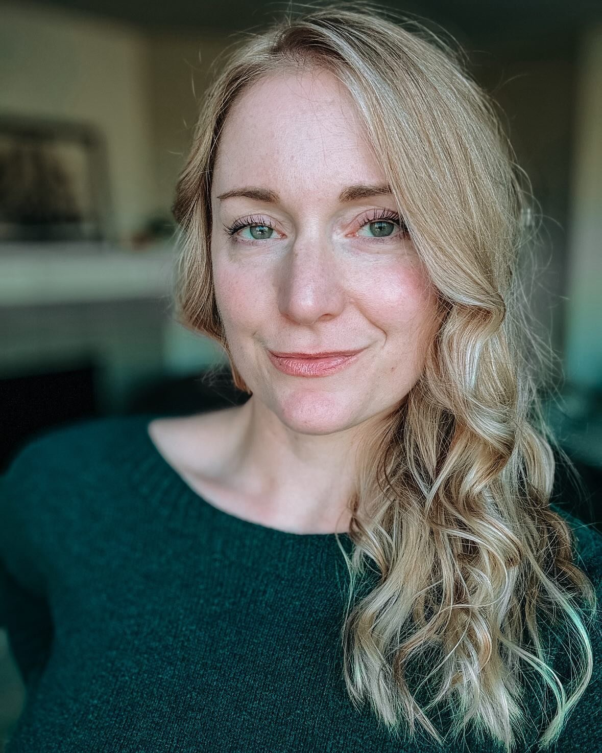 ✨ November wrap Up ✨
Y&rsquo;all, when I tell you that last month was the epitome of emotional roller coasters, I&rsquo;m not exaggerating even a little. 
I got to celebrate friends&rsquo; book launches &amp; meet new writer people. I finished act 1 