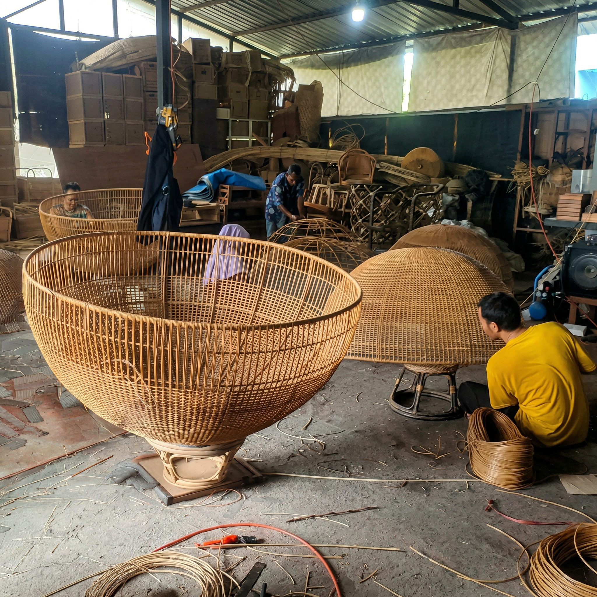 Craftspeople in Surabaya creating light fixtures for Coronet Ridge Resort.&nbsp;&nbsp;&nbsp;&nbsp;&nbsp; 