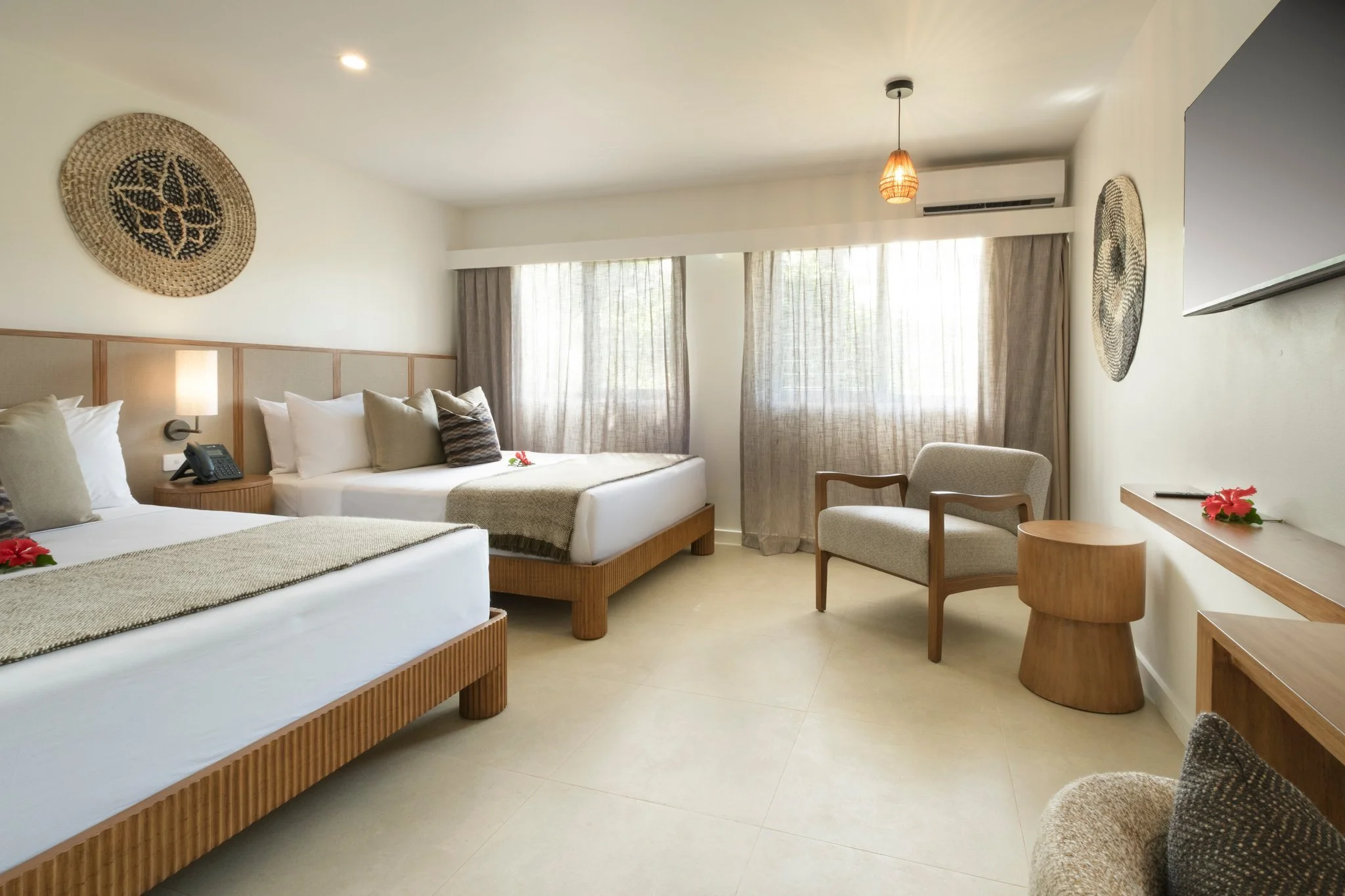 FGH Deluxe Twin Room (4).jpg