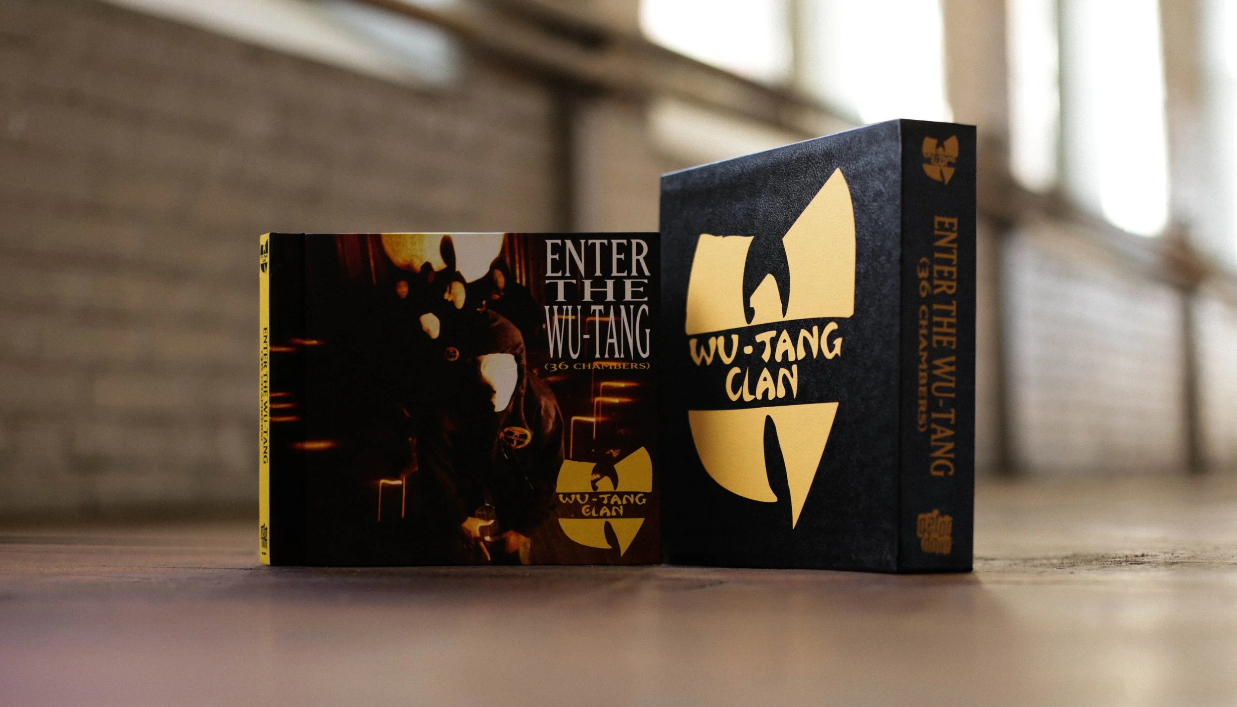 02_WU_BOOK+SLIPCASE.jpg