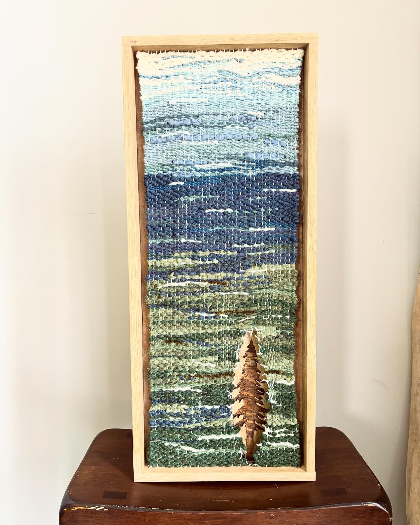 blues &amp; greens &amp; a tree. some of my favorite things 🌲🌲🌲

#3pinesmercantile #weaving #trees #wovenwallart #natureart