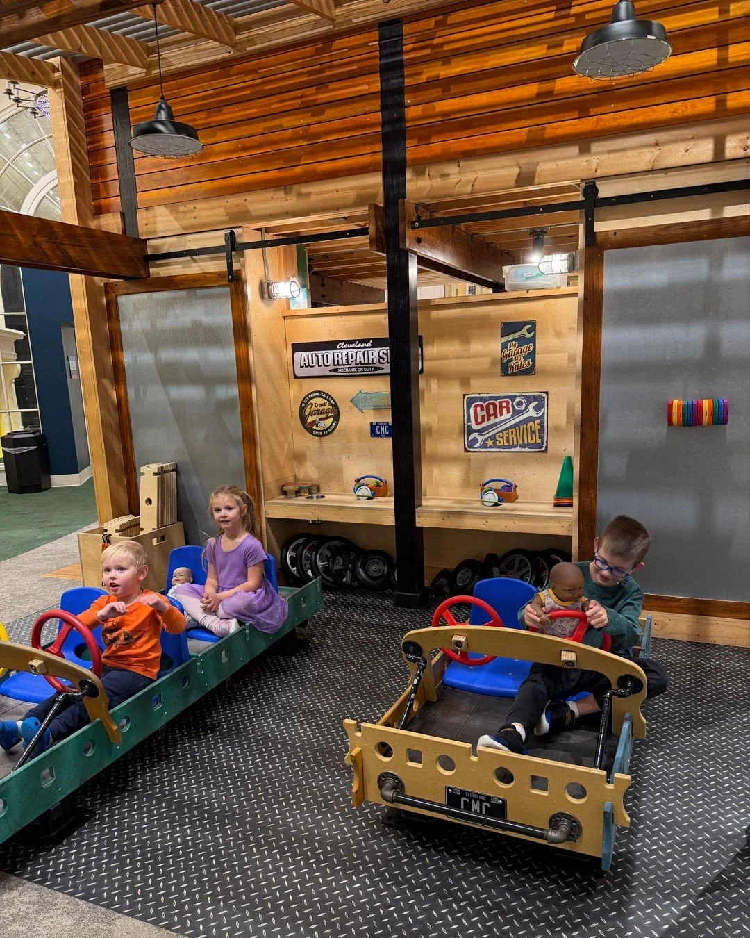 Pure joy ✨
Eli and his siblings had a blast at the Children&rsquo;s Museum of Cleveland during their Sprinkle of Joy last night! 💛  @cmc_cleveland