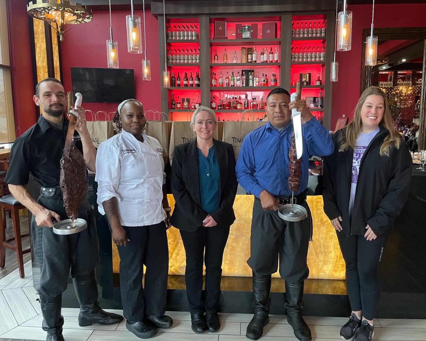 Huge thanks to @texasdebrazil for dropping off an incredible Thanksgiving feast to our inpatient Wish Families 🤎🧡🦃

Happy Thanksgiving Everyone!