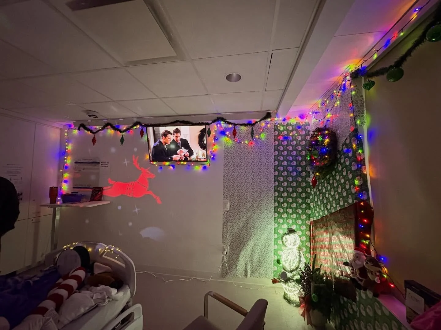 We got the call today that one of our wish kiddos was unexpectedly going to be spending Christmas at @clevelandclinicchildrens and her mom was asking if we had any extra decorations to bring them a little Christmas cheer. @hangrybrands - you outdid y