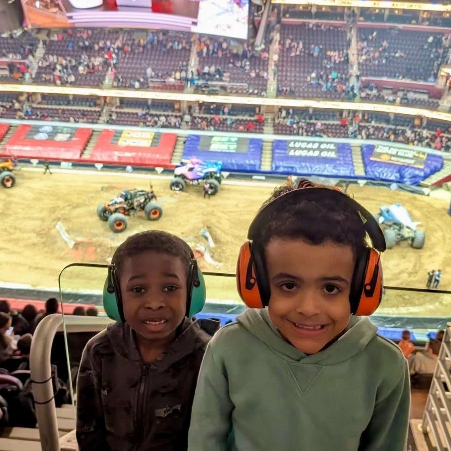 Our families got to experience an amazing show at Monster Jam! 💜 🚙

⭐ Big thank you to @rocketarena  for donating tickets for our families to enjoy the show!