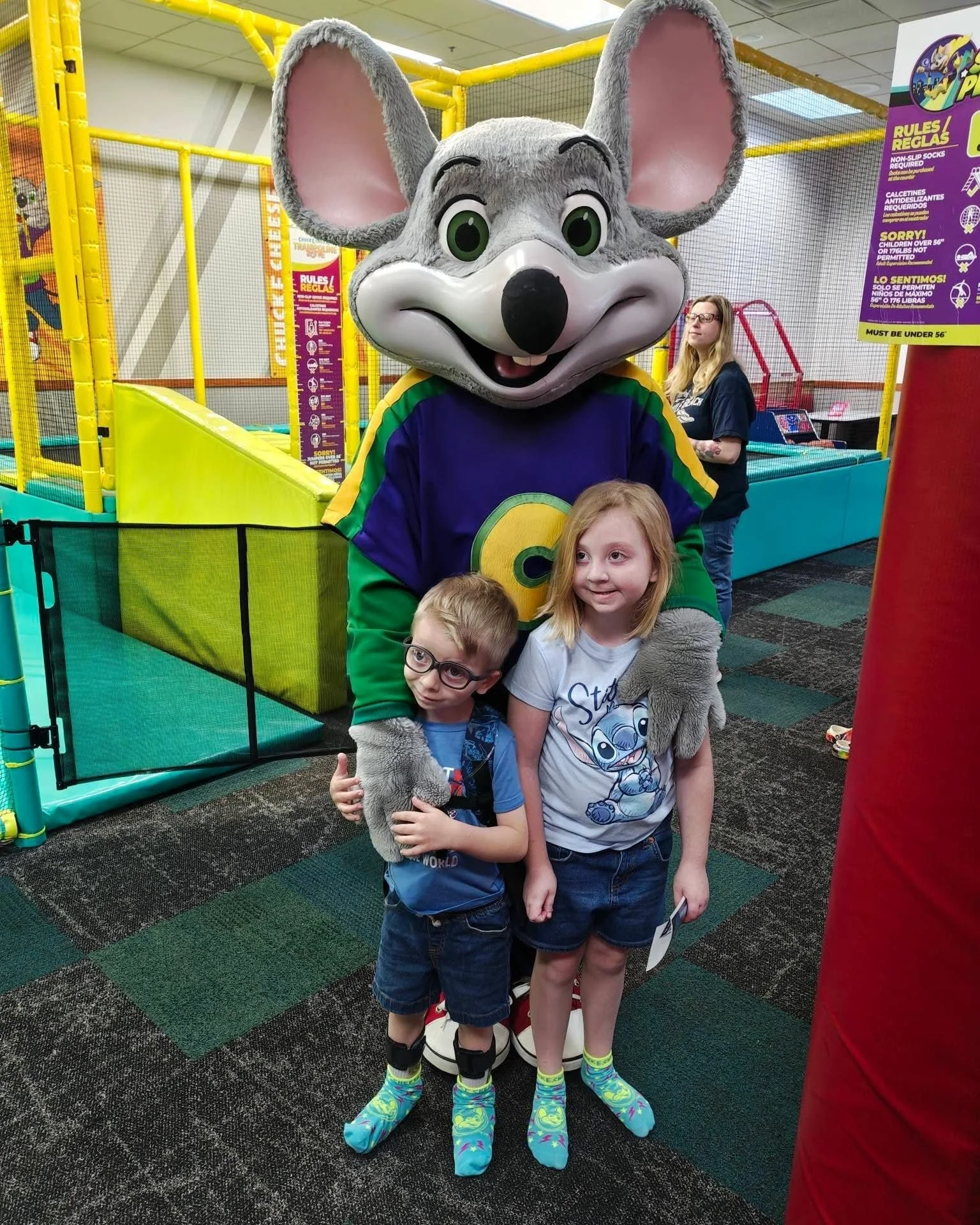 Some of our WOW families had the incredible opportunity to enjoy a VIP Sprinkles event at Chuck-E-Cheese! 🐭 💜 

⭐ A big thank you to @chuckecheese for an amazing day and for having us come and play! 💜 ✨