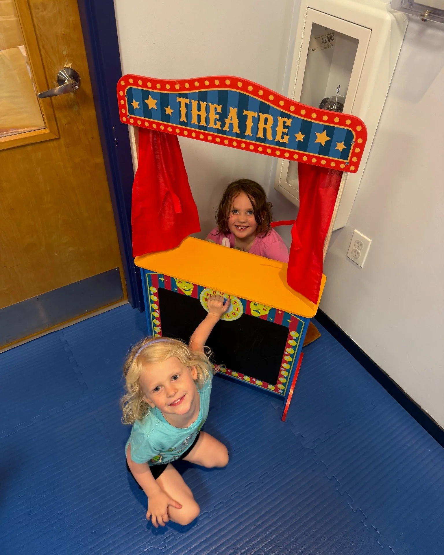 Wish kiddo Ryleigh and her sister Everly who had an amazing time at their private visit to We Rock the Spectrum Cleveland! 💜

⭐️ Thank you to @werockcleveland for the opportunity! 💜✨