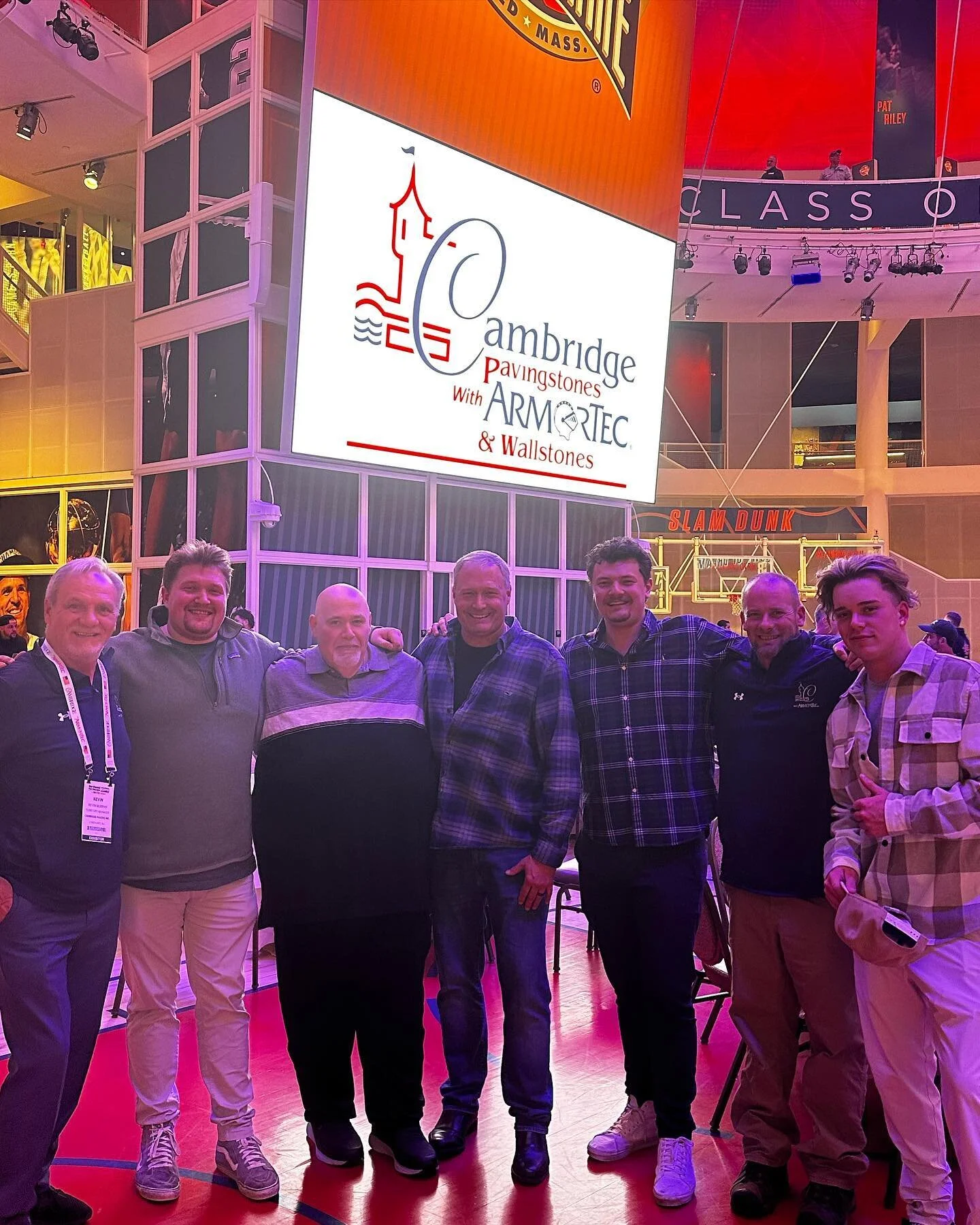 Our team just returned from the N.E. Hardscaping Expo this past week! Big shout out to: @cambridgepavers @yon_b_cambridge @kevinmcambridge @jerseylandscapesupply2022
🧱🔥 It was great meeting the owners of Cambridge Pavingstones and seeing how famil