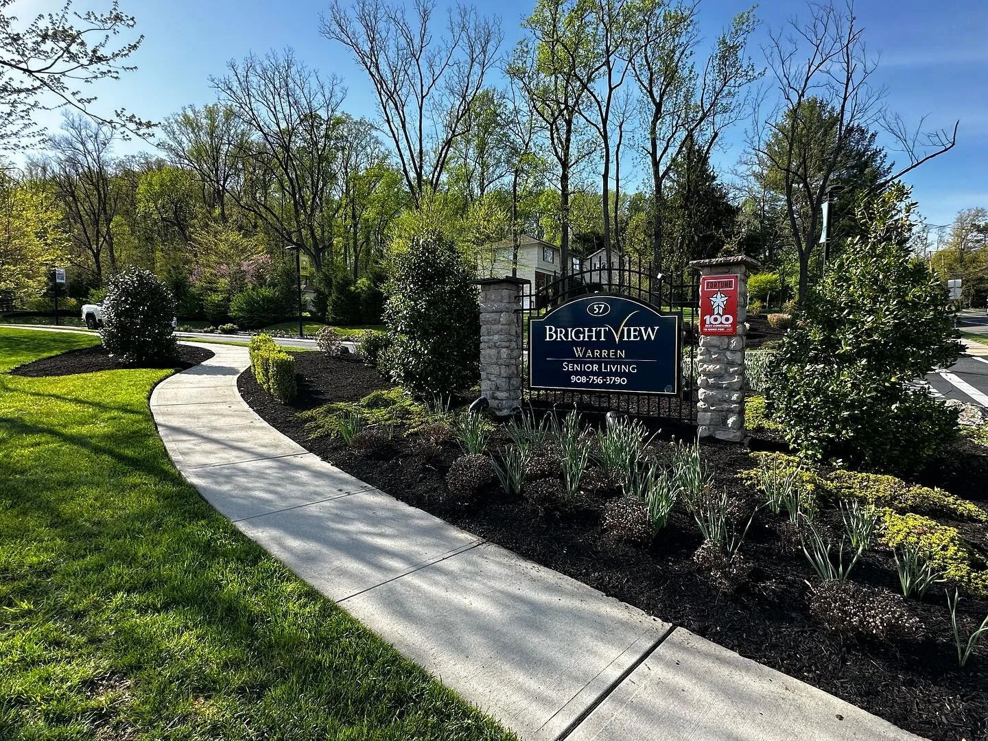 Fresh cut ✅ Fresh mulch ✅ Beautiful day ☀️
Contact our office today to learn more about our residential and commercial property maintenance services! ☎️
#landscaping #grass #lawn #mulch #spring #maintenance