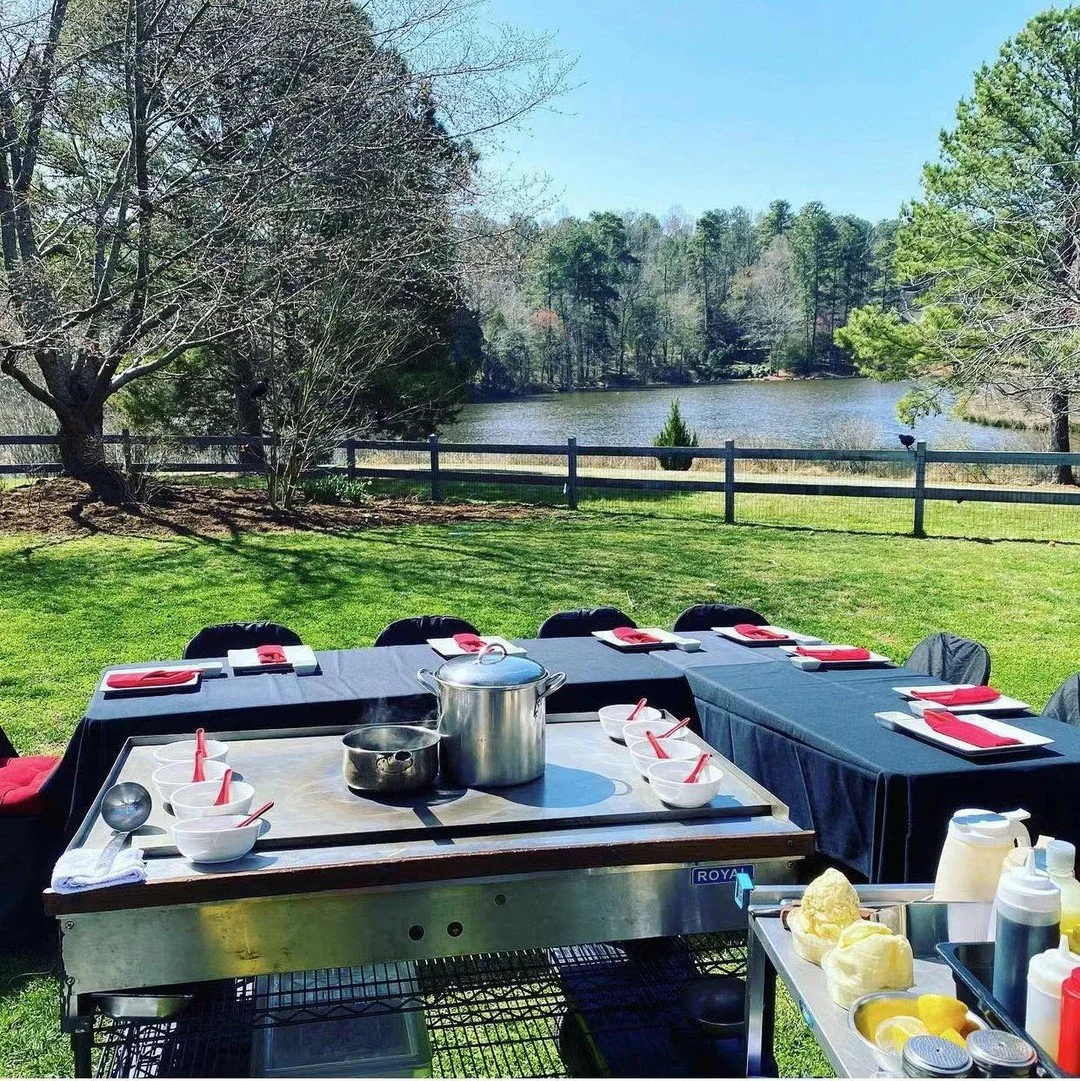 Who wants to have their hibachi party in this beautiful view? 🍃🍃🙋&zwj;♀️🙋&zwj;♂️ #hibachi #hibachigrill #hibachicatering #hibachistyle #party #partyideas #partyinspiration #grill #outdoor #outdoorcooking #summervibes