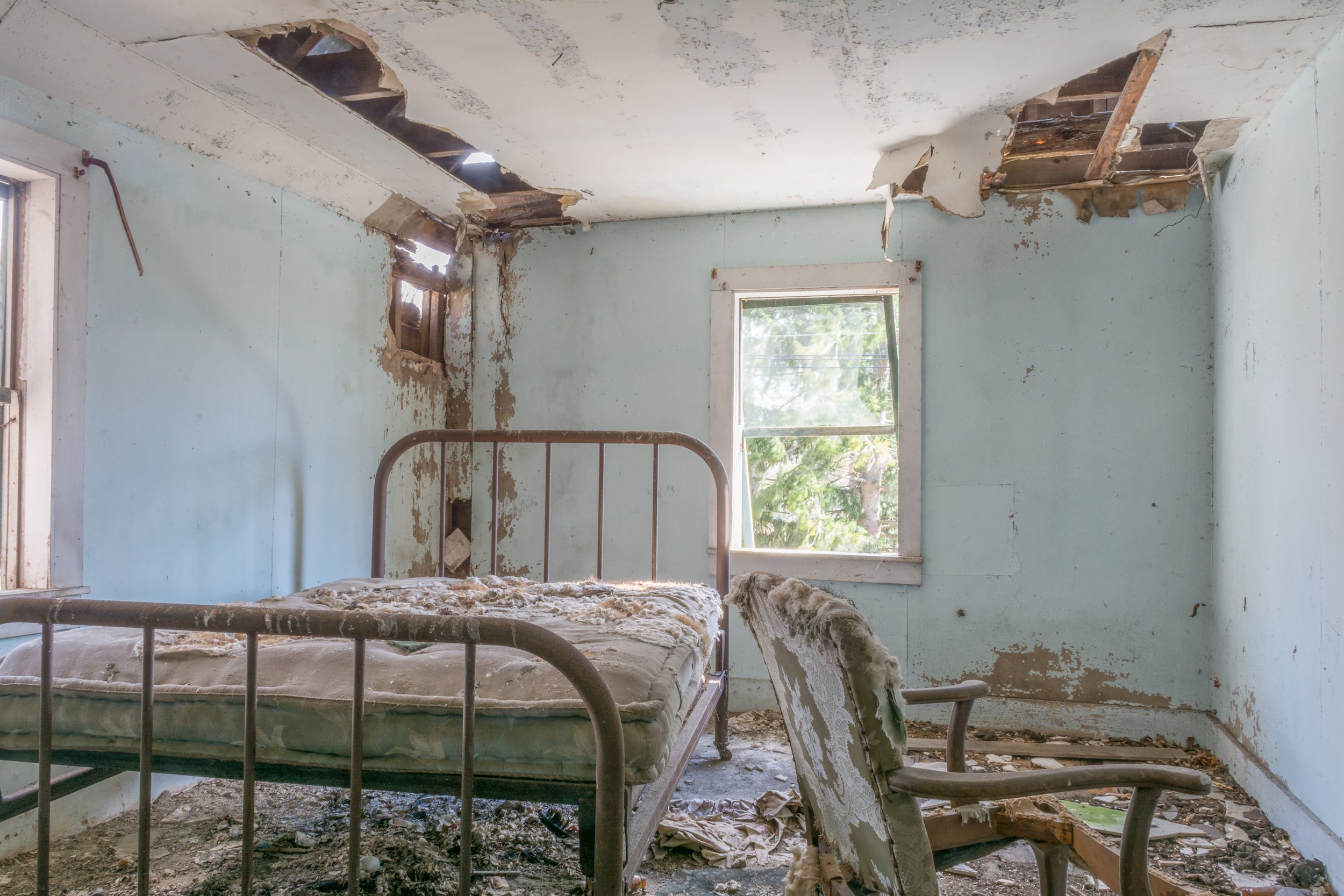 Abandoned (6 of 10).jpg