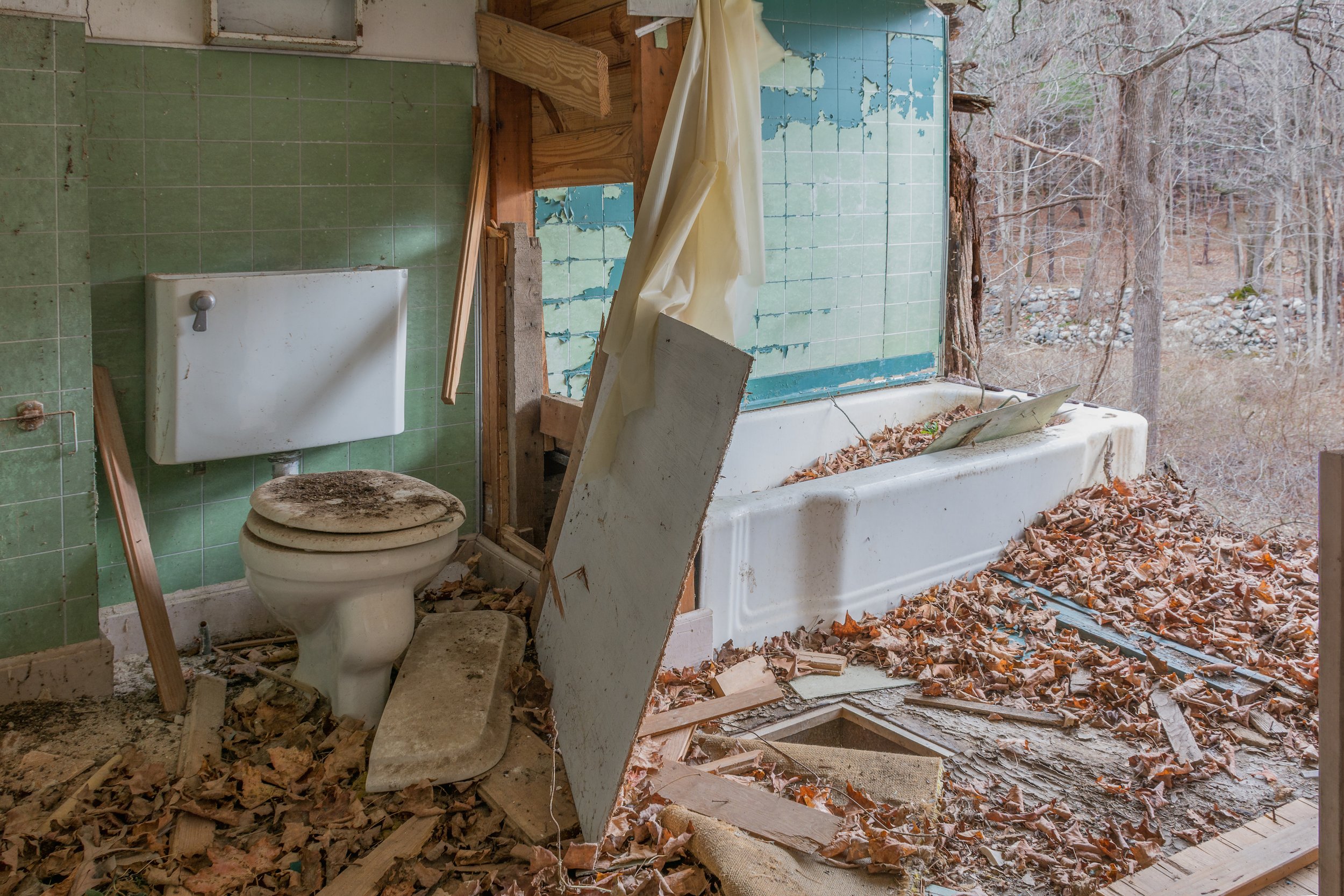 Abandoned (4 of 10).jpg