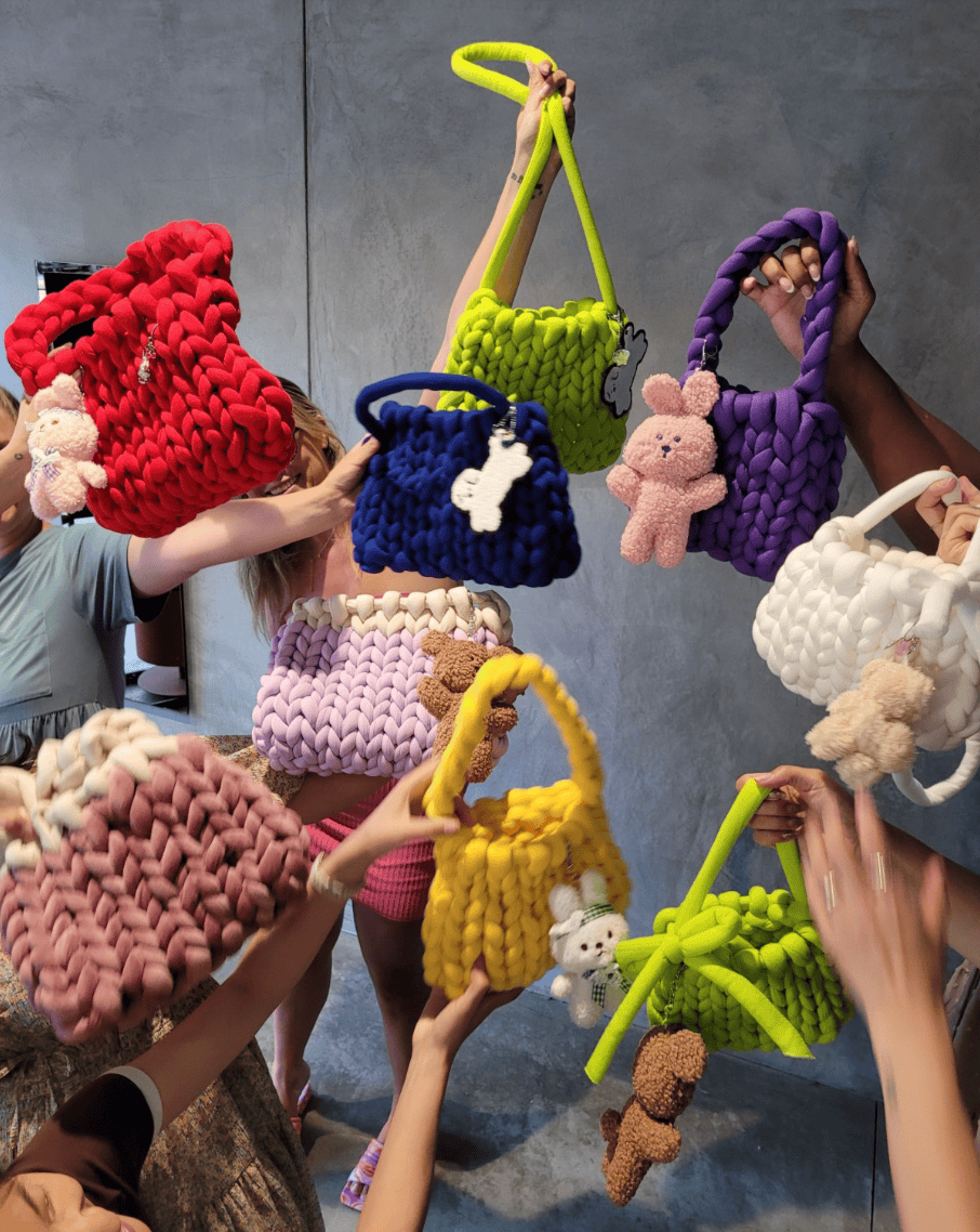 Hand&nbsp;Looped: Finger&nbsp;Knitted&nbsp;Bags