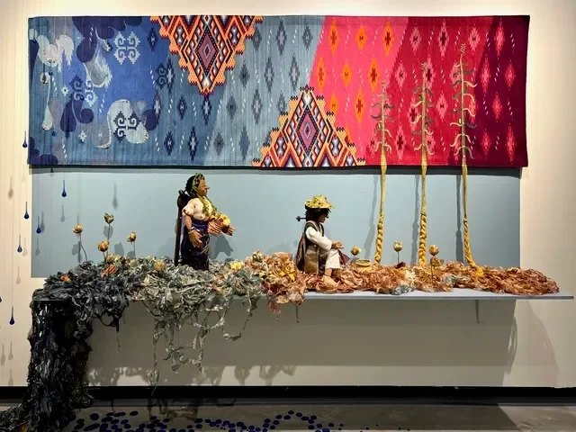 Continuing Textile Traditions: Intercambios