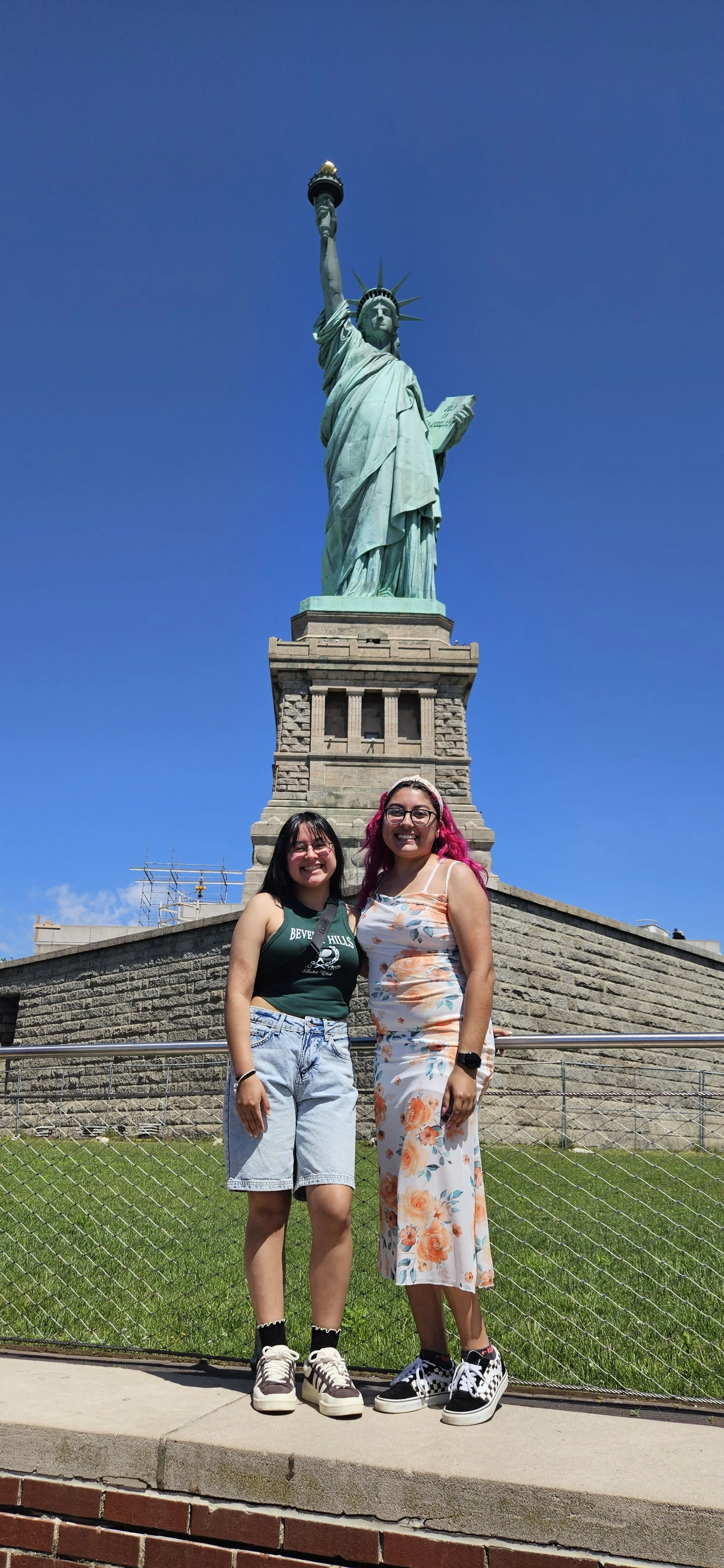 Statue w Lizzie.jpg