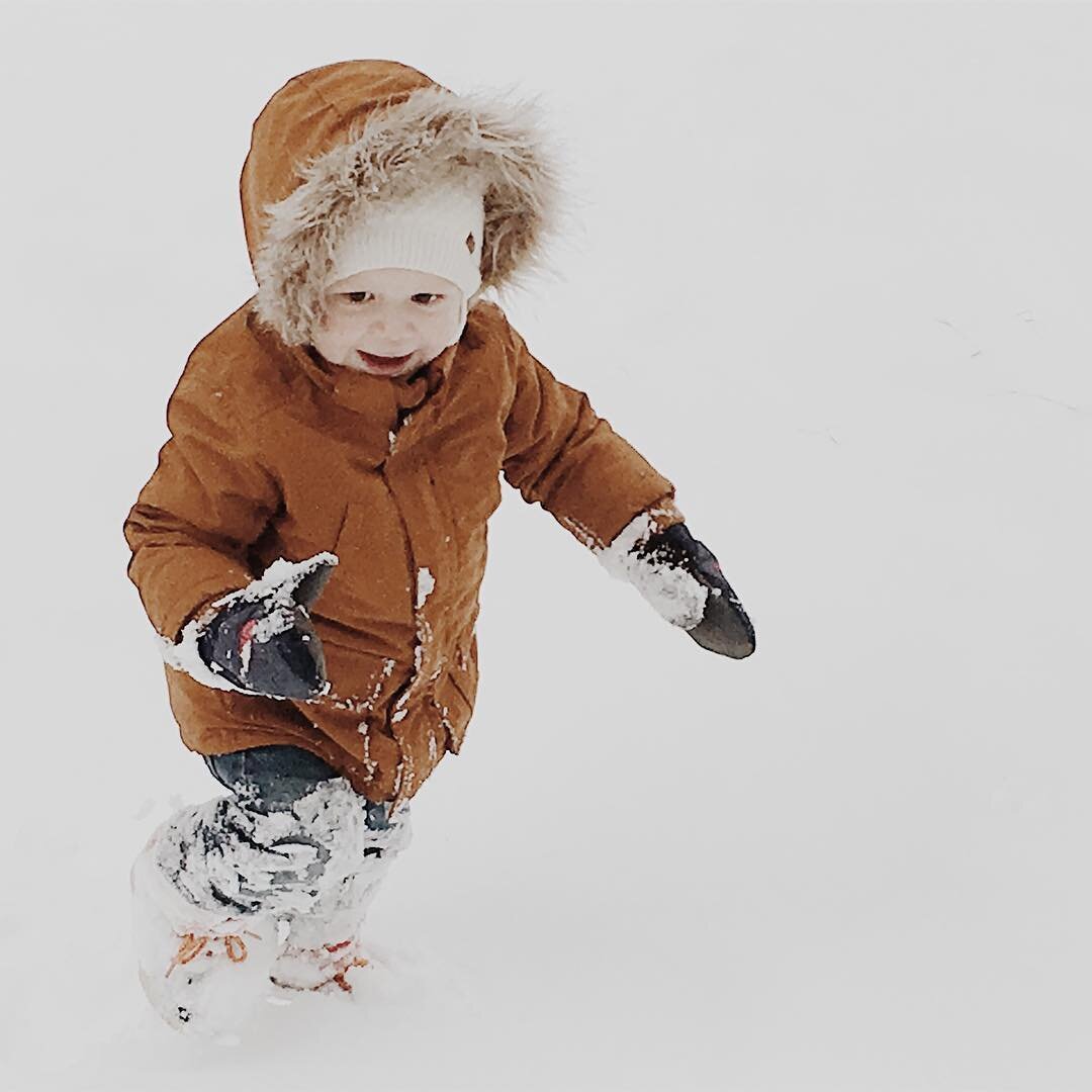 At least somebody enjoyed the snow day today! ❄️
.
.
.
#thatsdarling #childhoodunplugged #letthembelittle #motherhood #motherhoodrising #livesimply #liveauthentic #holdthemoments #little #ministyle #ministylekids #darlingmovement #uniteinmotherhood #