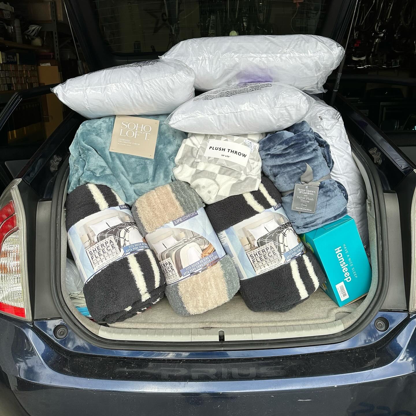 It&rsquo;s blanket season, and our friends need help! 

Jody who works with the local Syrian refugee populations put out the call today for blankets for our Syrian refugee friends once again! 

Photo of her car from last year from all of the heartfel