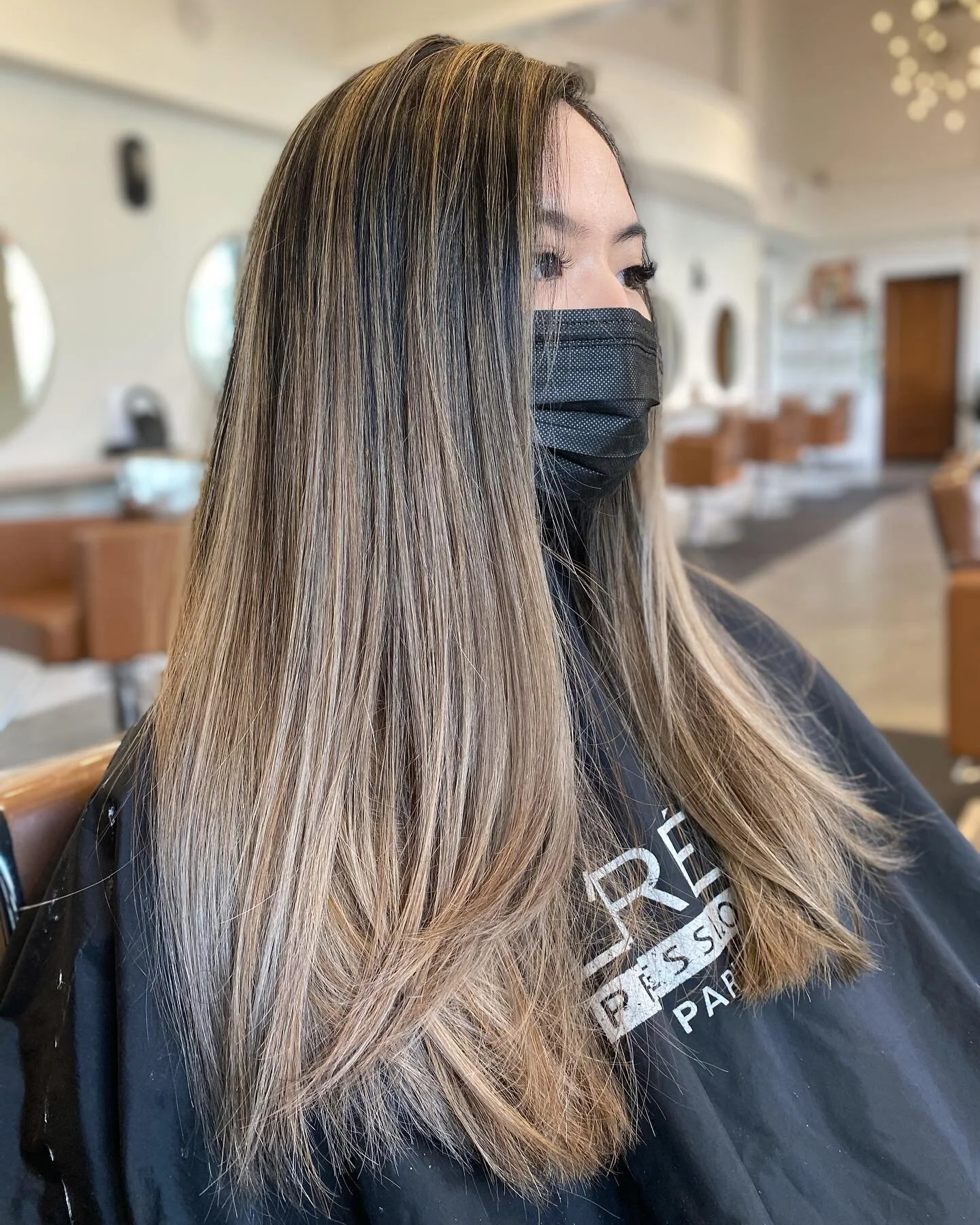 The last time I seen Iasia was a year ago! We did a full highlight and blended everything in with a beautiful gloss 🤎
#tacomastylist #tacomawa #tacomahairstylist #seattlesalon #attunecollective #seattlestylist