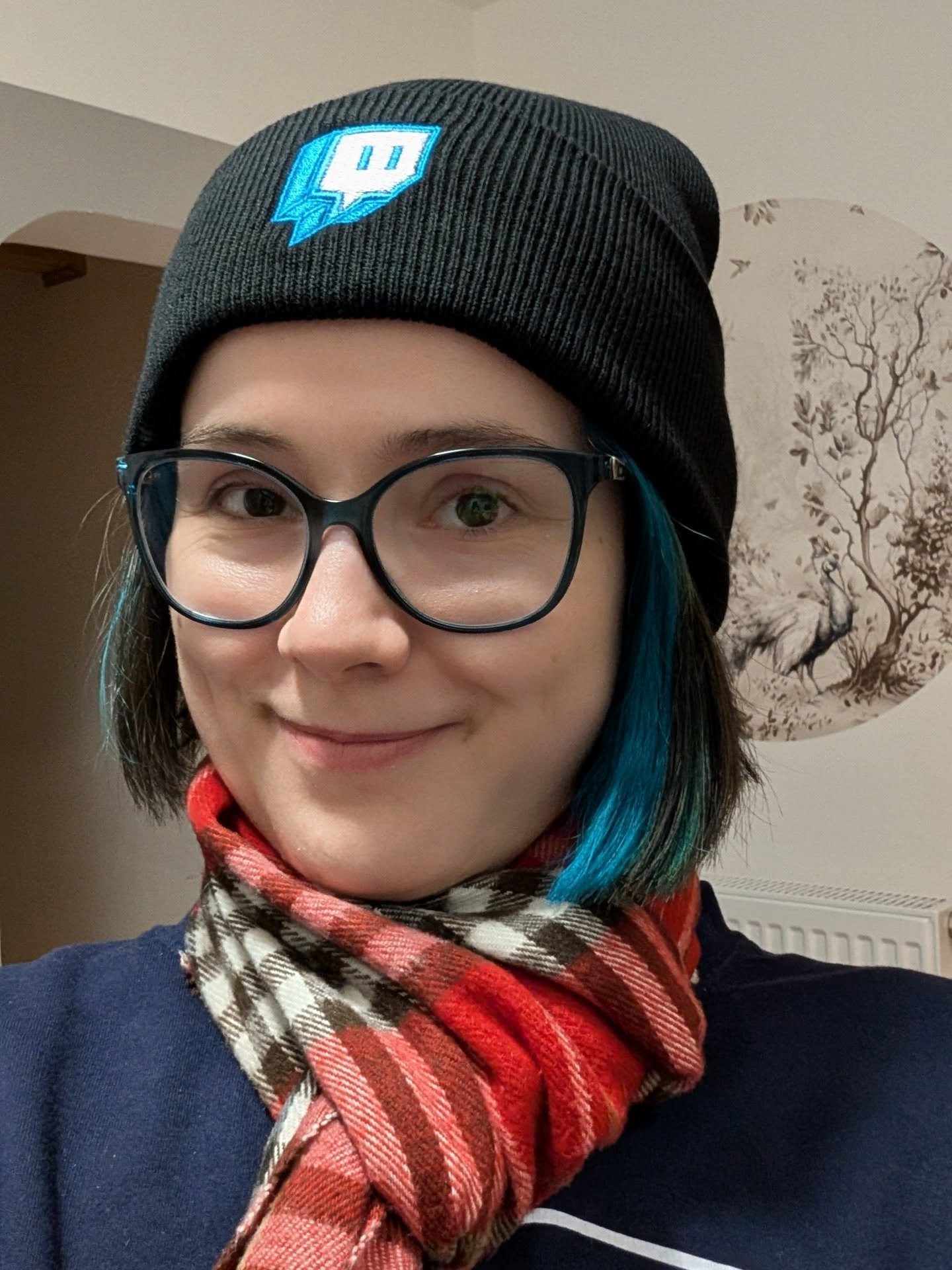 Merry Christmas and happy holidays 🎄 Wish you a wonderful time 😊
I usually wear earmuffs but I kind of like the beanie look.

#merrychristmas #happyholidays #beanie #scarf #winter