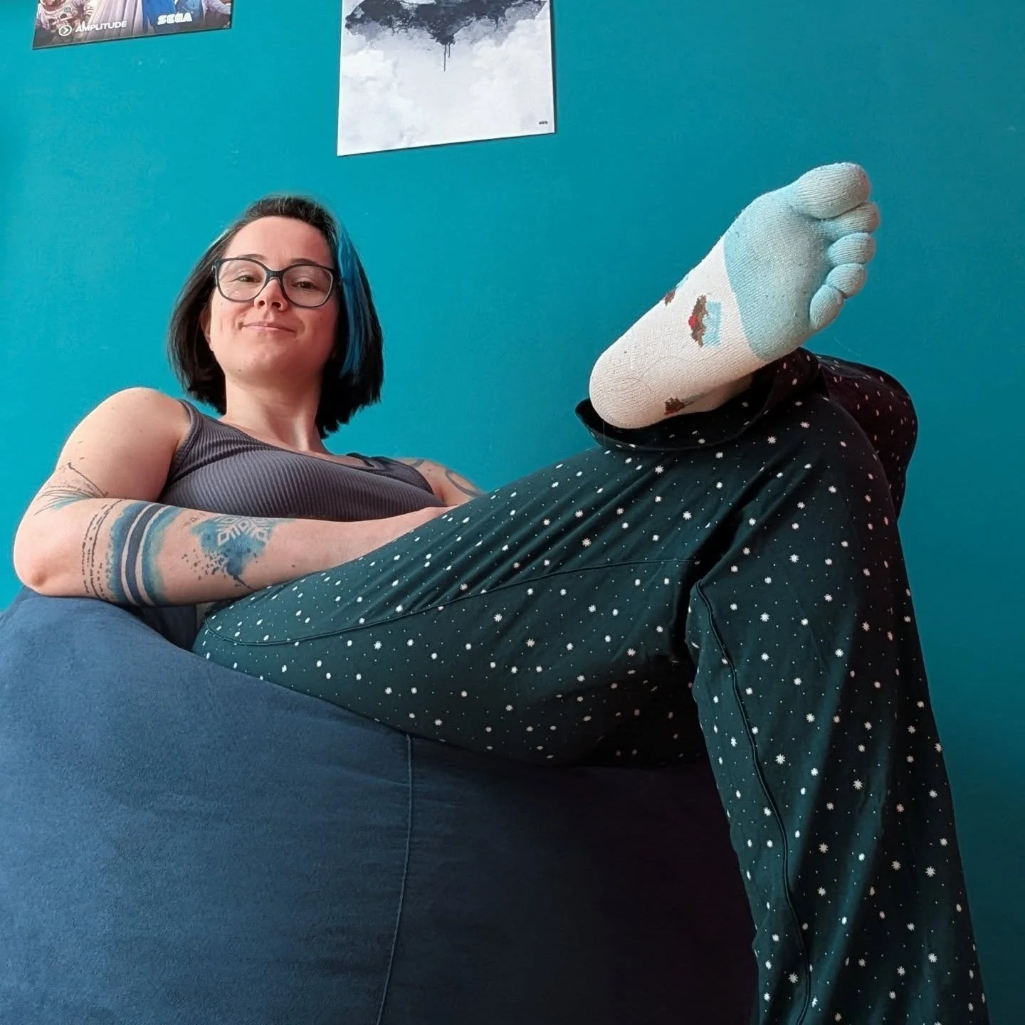 Good sleep is underrated!
I've got a lot going on right now and while I have good moments (first picture), I also have bad ones (second picture). I'm stretched thin and need so much rest and recovery time currently. Going through this while being on 