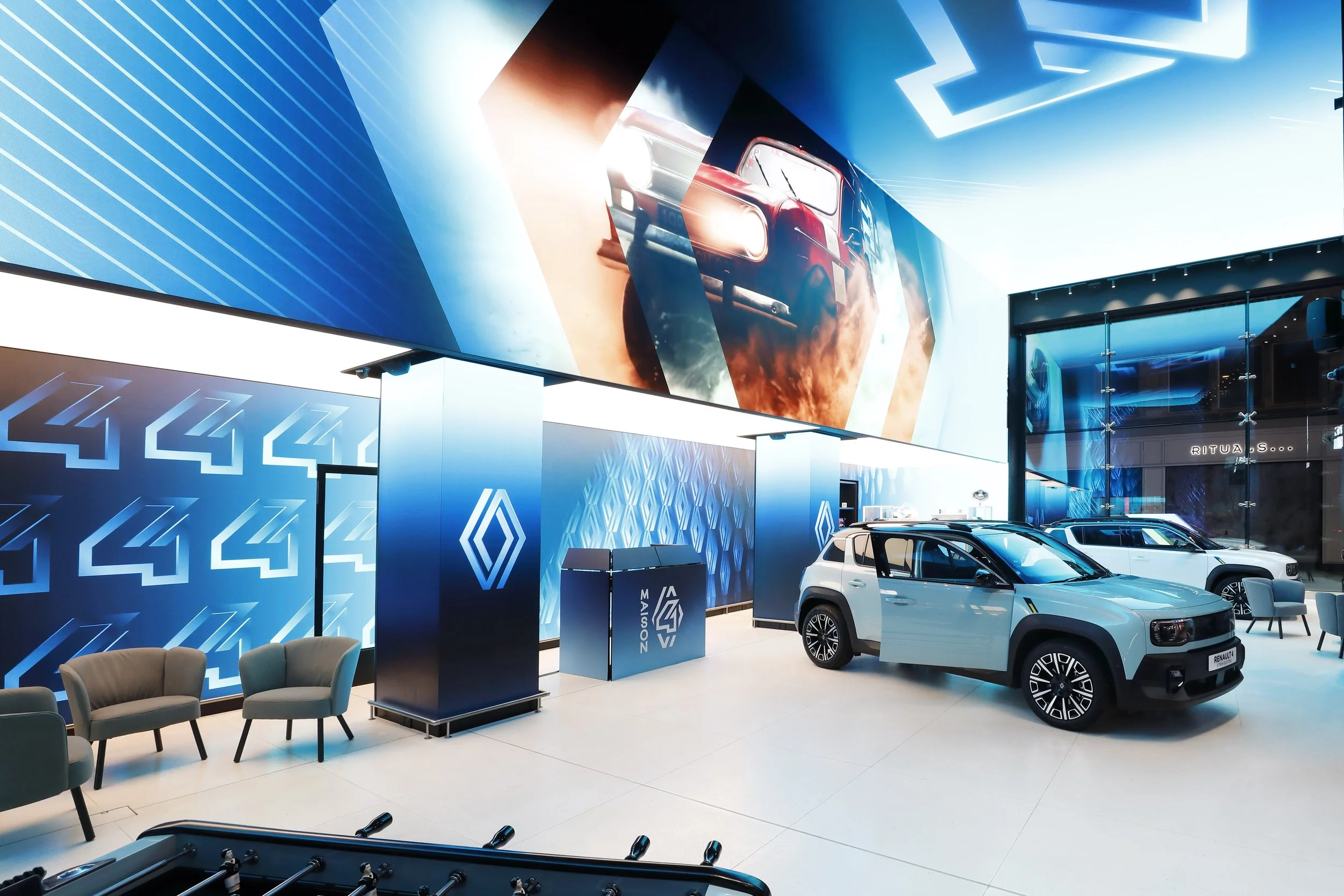 Renault 4 _4671 copy.jpg