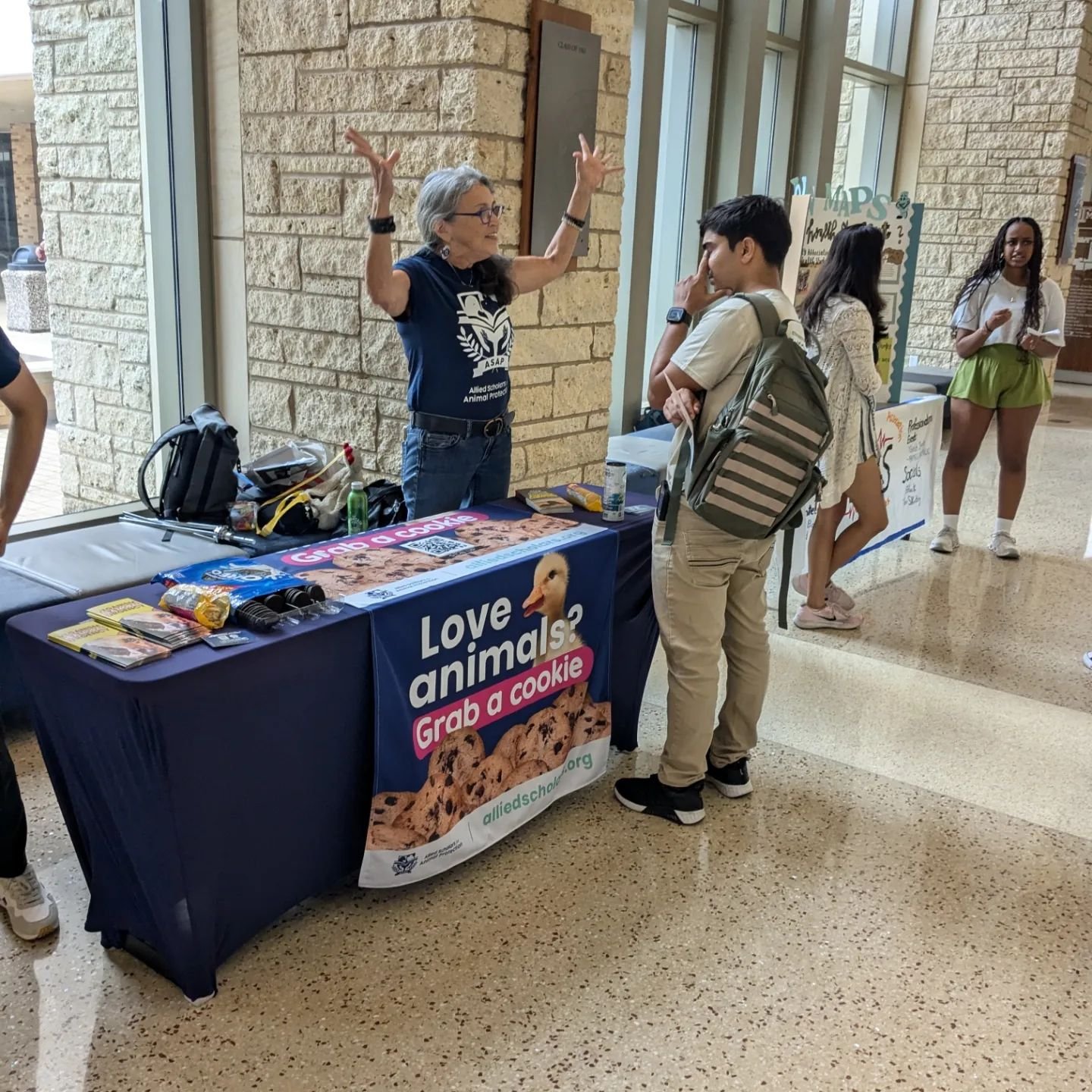 Love animals?

Grab a cookie!

CONSTANT conversations at Texas A&amp;M this week! Everybody wants a cookie and a kinder world for animals.

#yum #fun #food
