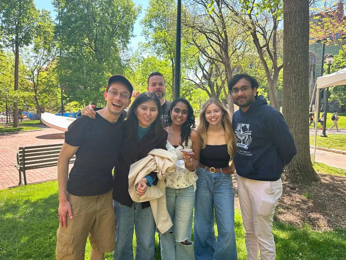 End-of-semester social event with donuts from Dottie’s!! Thanks to everyone who attended our events this semester! We’re planning to do a bunch of events in the fall semester, so stay tuned!!
#animalliberationnow #veganismisamoralurgency
