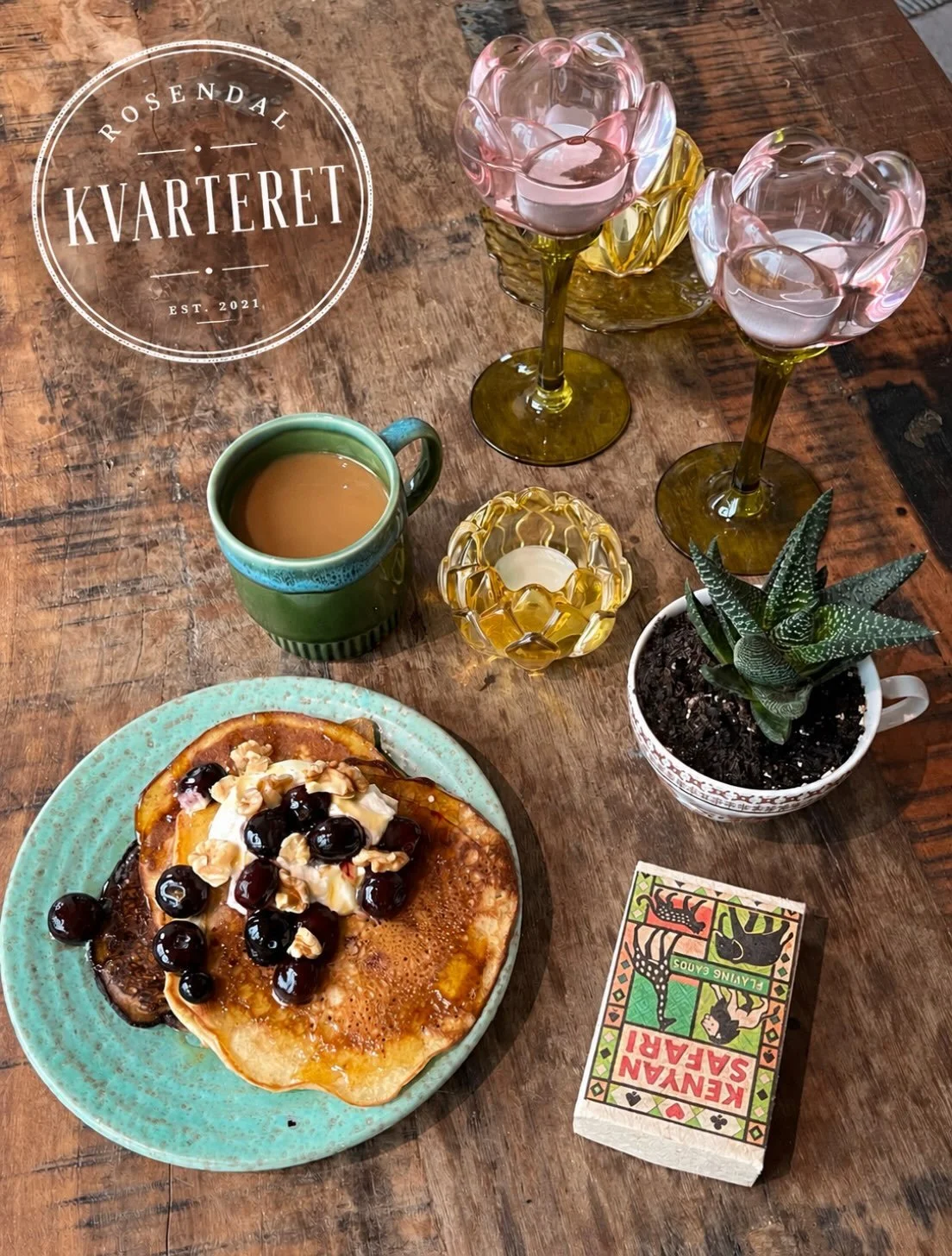 Vi kom precis p&aring; att p&aring; fredag k&ouml;r vi Amerikanska pannkakor till frulle! Mellan 9-11 🥞☕️✨

#kvarteretrosendal #frukost #amerikanskapannkakor #uppsala #kaffe