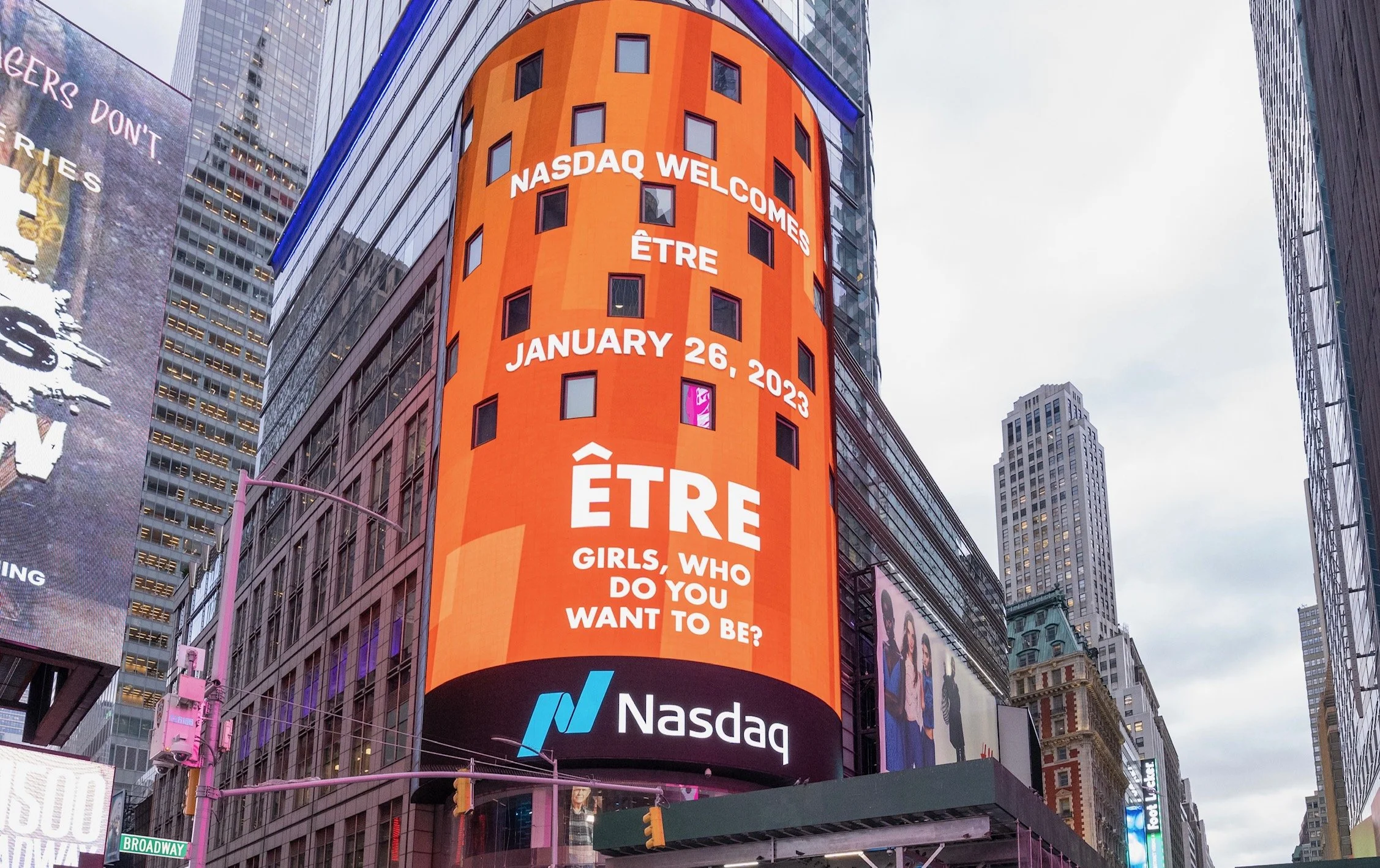 ÊTRE Rings the Closing Bell